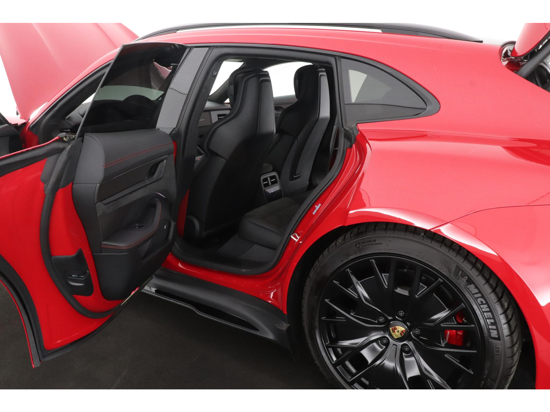 Porsche Taycan Sport Turismo GTS | 93 kWh Accu Plus | Surround View | InnoDrive | Sport Chrono Pakket | Panoramadak