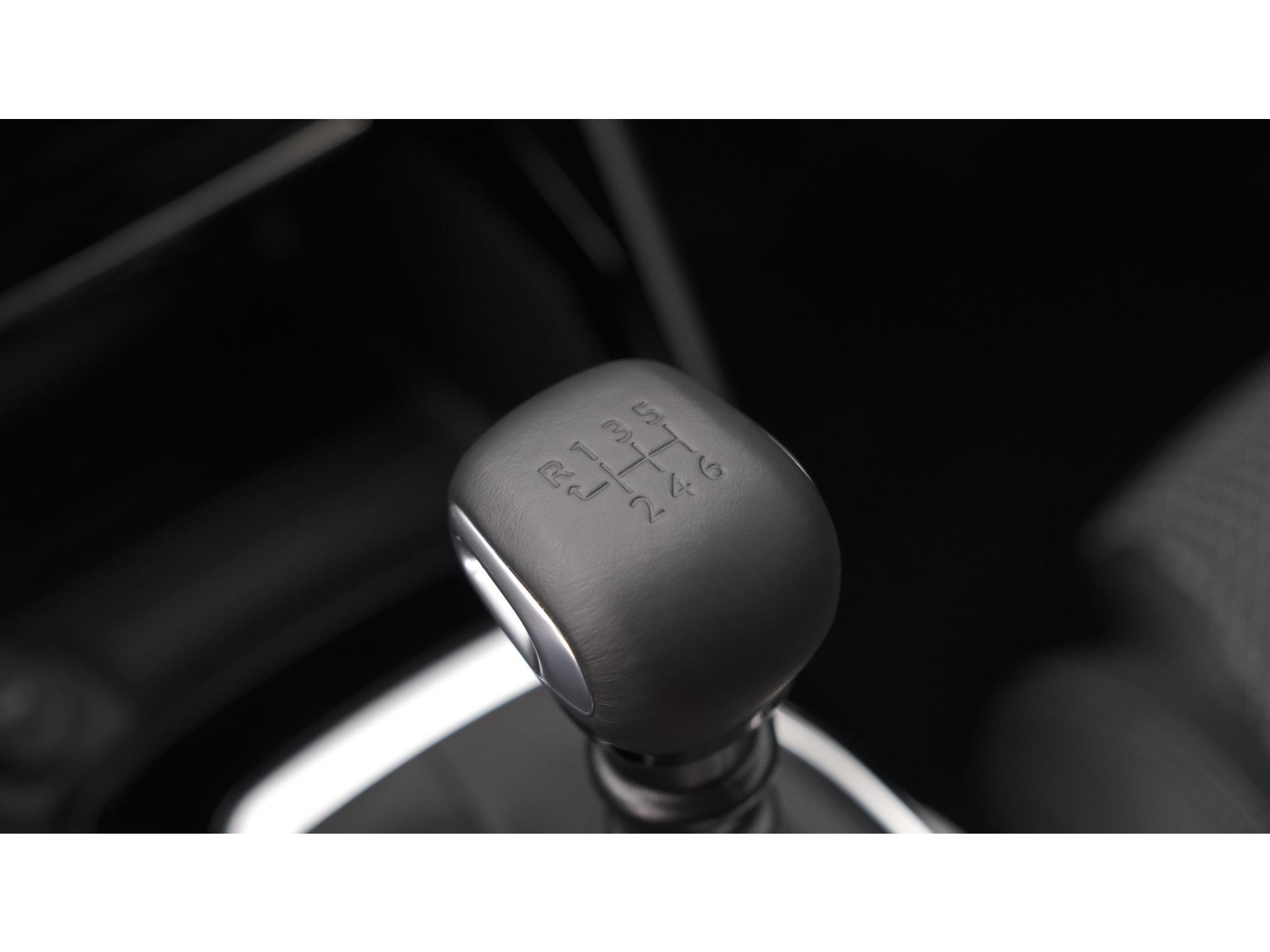 Peugeot 2008 PureTech 130 GT | Camera | Dodehoekdetectie | Navigatie | Parkeersensoren | Stoelverwarming