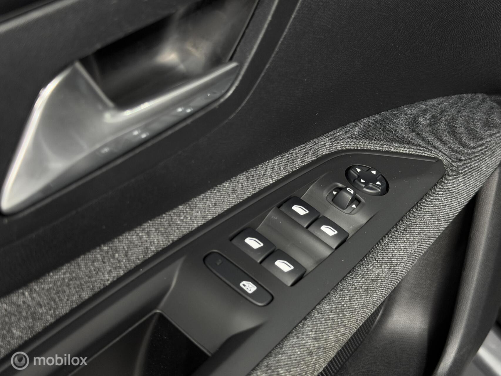 Peugeot 3008 1.2 PureTech Active|Automaat|CarPlay|Camera|Trekhaak|NAP