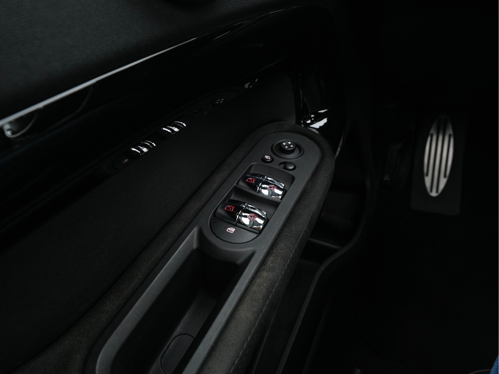 MINI Mini Countryman 2.0 Cooper S Knightsbridge Edition JCW-Sportpack Aut. *PANO |  LEATHER | FULL-LED | HARMAN/KARDON-AUDIO | HEATED-SPORTSEATS | KEYLESS | CAMERA | AMBIENT-LIGHT | NAVI-FULLMAP | HEAD-UP | PRIVACY-GLASS | SHIFT-PADDLES | 18''ALU*