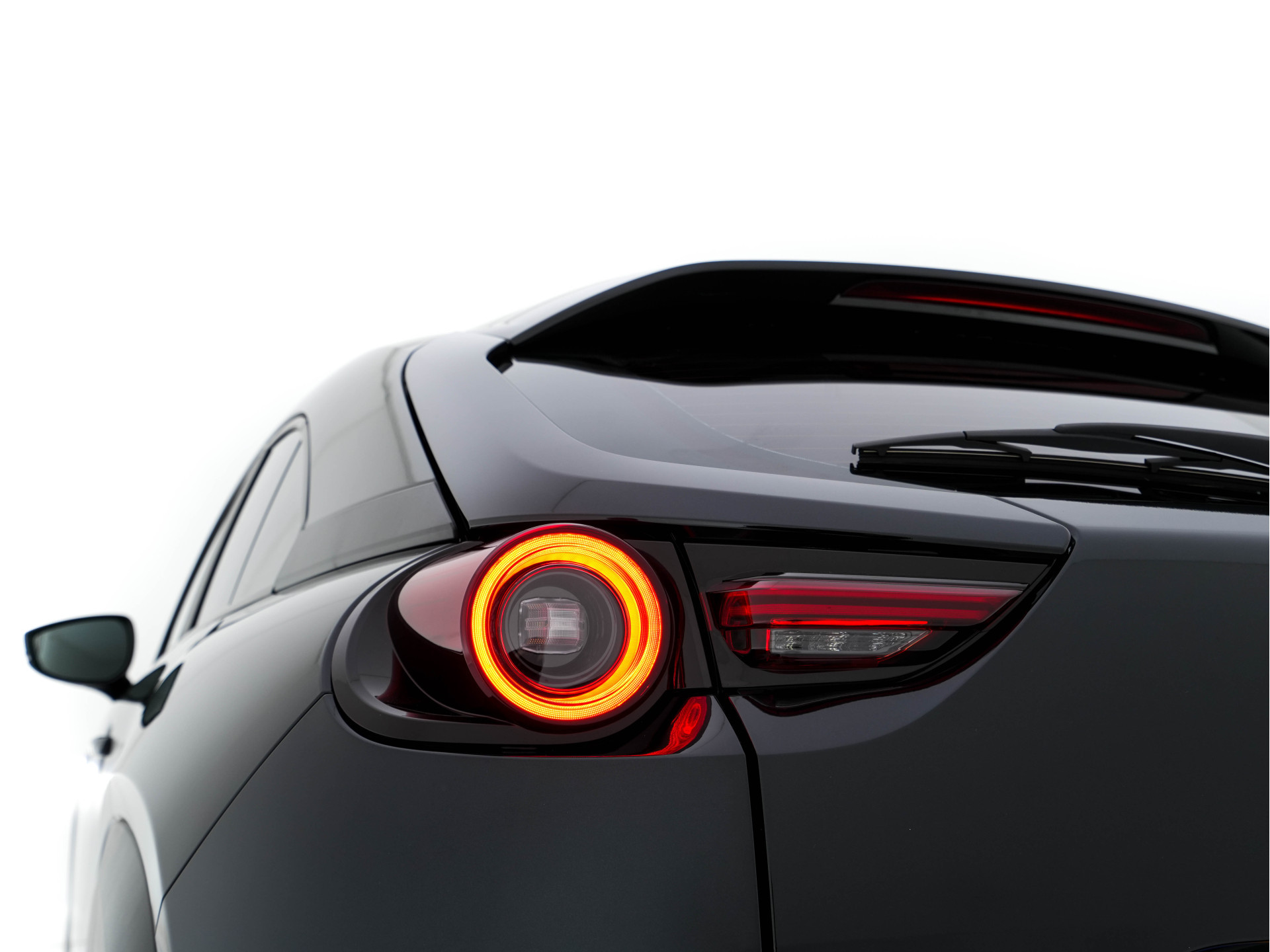 Mazda MX-30 e-SkyActiv EV 145 Advantage 36 kWh ( Fase-3 ) {SOH-100%} Aut. *HEAD-UP | ADAPTIVE-CRUISE | BLIND-SPOT | FULL-LED | HEATED-COMFORTSEATS | CAMERA | KEYLESS | DAB+ | DIGI-COCKPIT | SHIFT-PADDLES | NAVI-FULLMAP | ECC | PRIVACY-GLASS | PDC | 18''AL