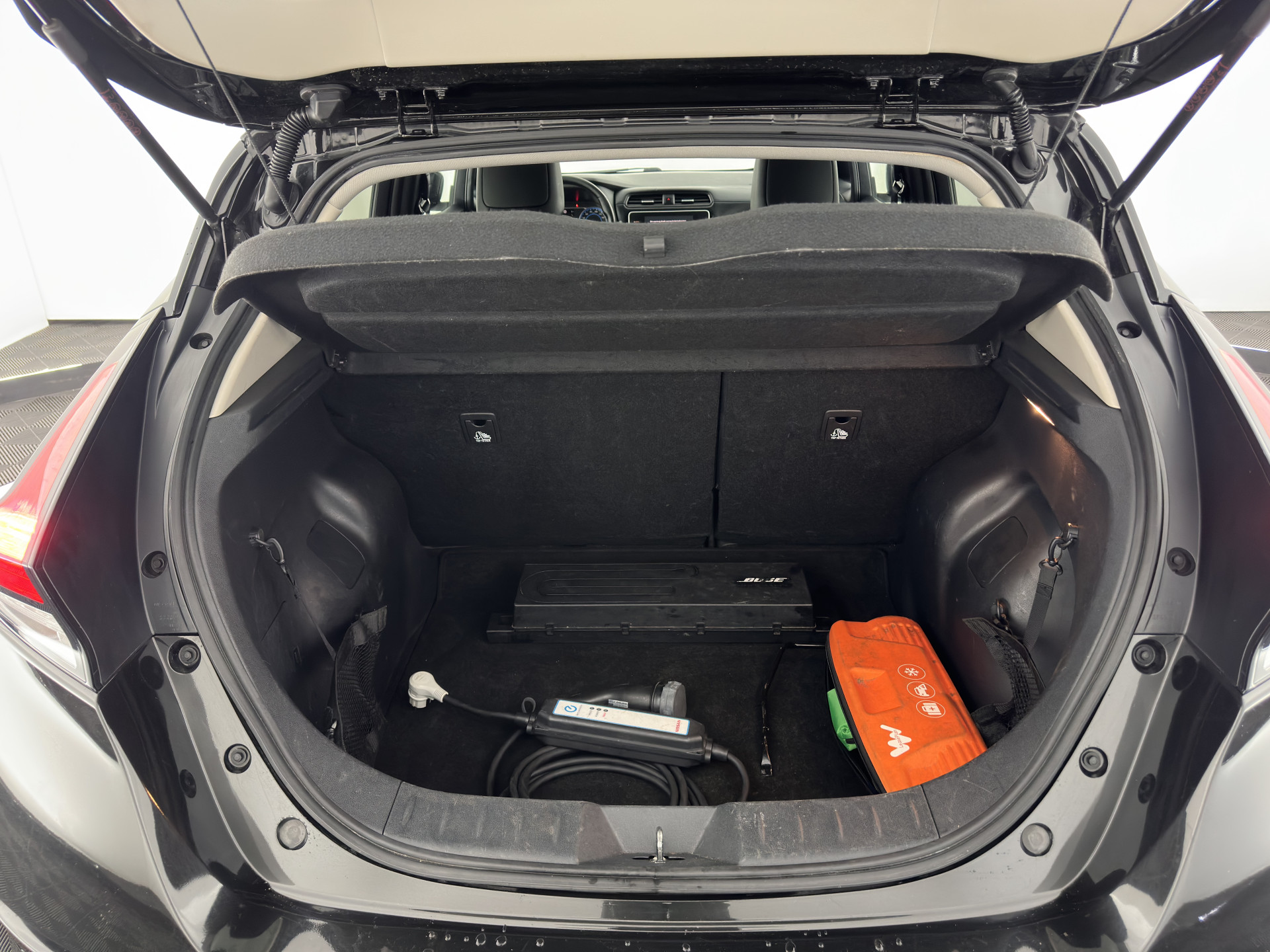 Nissan LEAF Tekna 40 kWh (SOH-83%) (INCL-BTW) *Aut.*LEATHER | FULL-LED | BOSE-AUDIO | TOPVIEW | DAB | KEYLESS | NAVI-FULLMAP | DAB | HEATED-COMFORTSEATS | PRIVACY-GLASS | ADAPTIVE-CRUISE | 17''ALU*