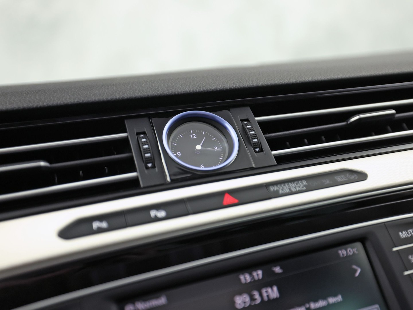 Volkswagen Passat Variant 1.4 TSI GTE HighLine Sport Automaat (PANORAMADAK, APPLE CARPLAY, SOH 77,9%, GROOT NAVI, CAMERA, TREKHAAK, KEYLESS, SPORTSTOELEN, STOELVERWARMING, GETINT GLAS, NIEUWSTAAT)