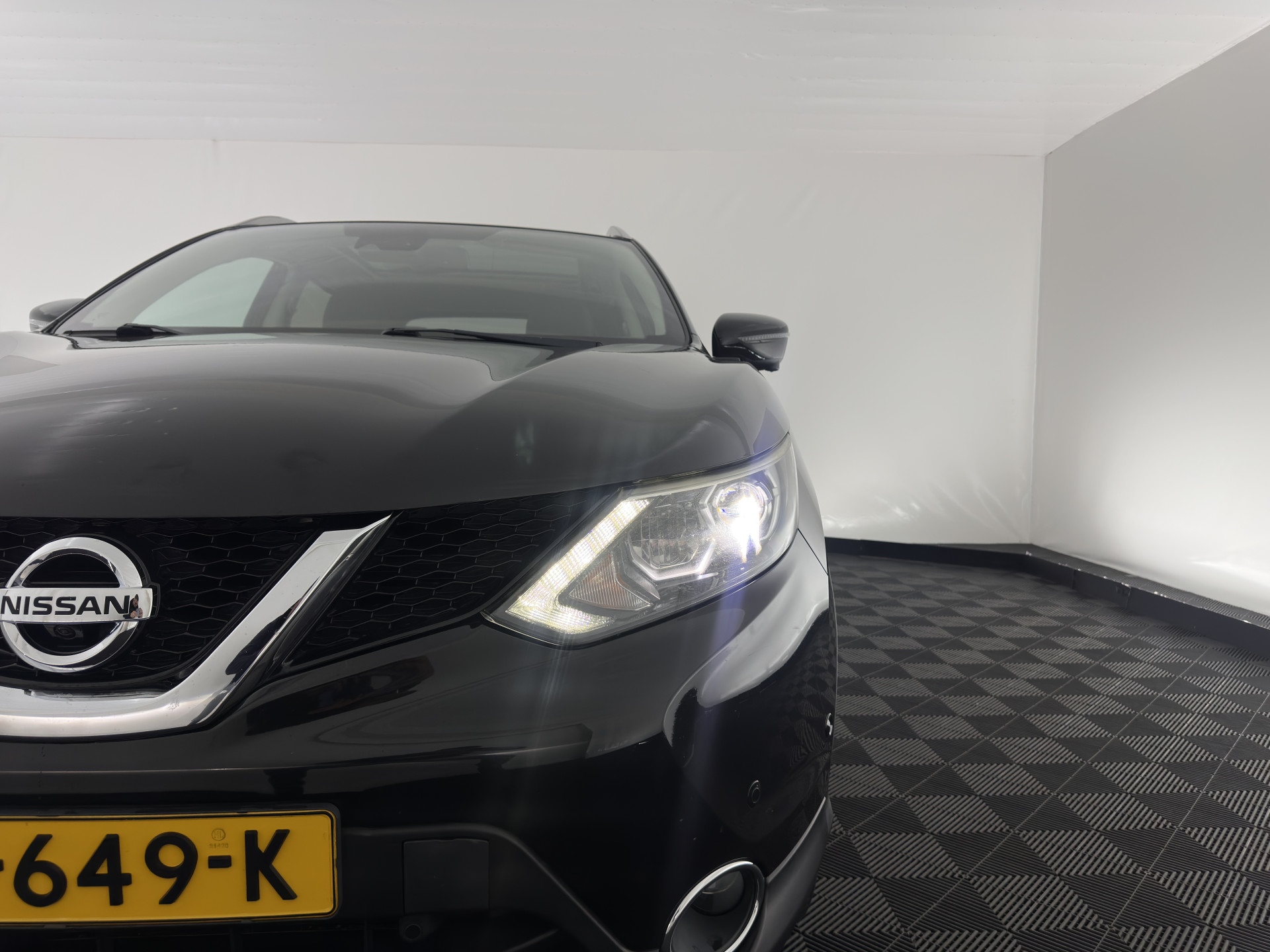 Nissan Qashqai 1.2 Tekna + *PANO | LEATHER | NAVI-FULLMAP | FULL-LED | PRIVACY-GLASS | AMBIENT-LIGHT | HEATED-COMFORTSEATS | TOPVIEW | LANE-ASSIST | CRUISE | KEYLESS | DAB | ECC | 19"ALU*