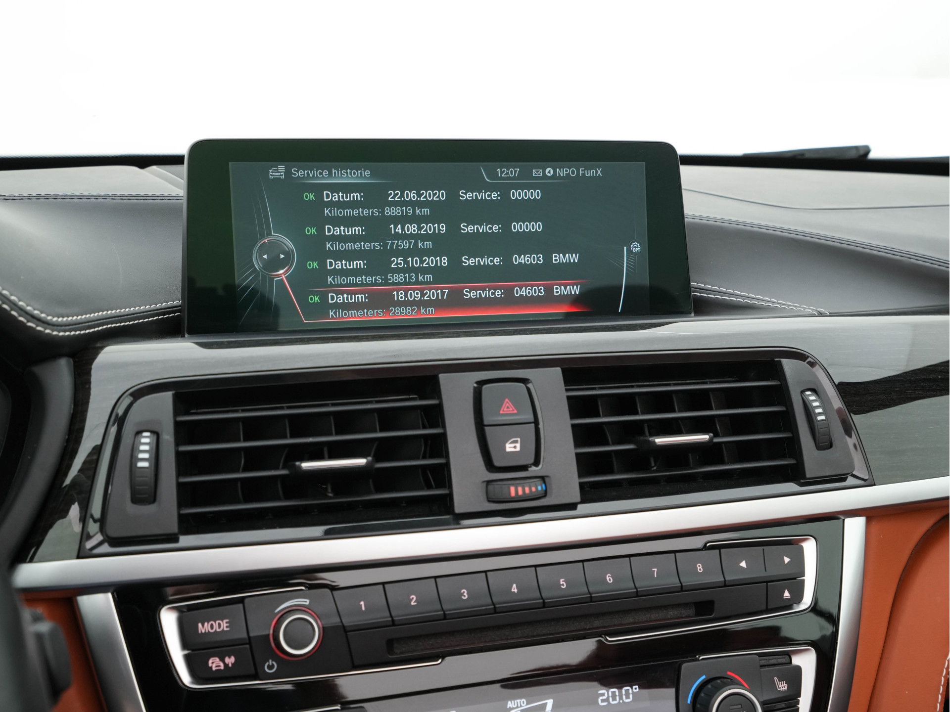 BMW 4-serie Cabrio 435d xDrive M-SportPack Centennial High-Executive Aut. *LEATHER | FULL-LED | ADAPTIVE-CRUISE | MEMORY-PACK | AIRSCARF | BLINDSPOT | HIFI-SOUND | KEYLESS | DAB+ | HEATED-SPORTSEATS | CAMERA | HEAD-UP | NAVI-FULLMAP | 19''ALU*