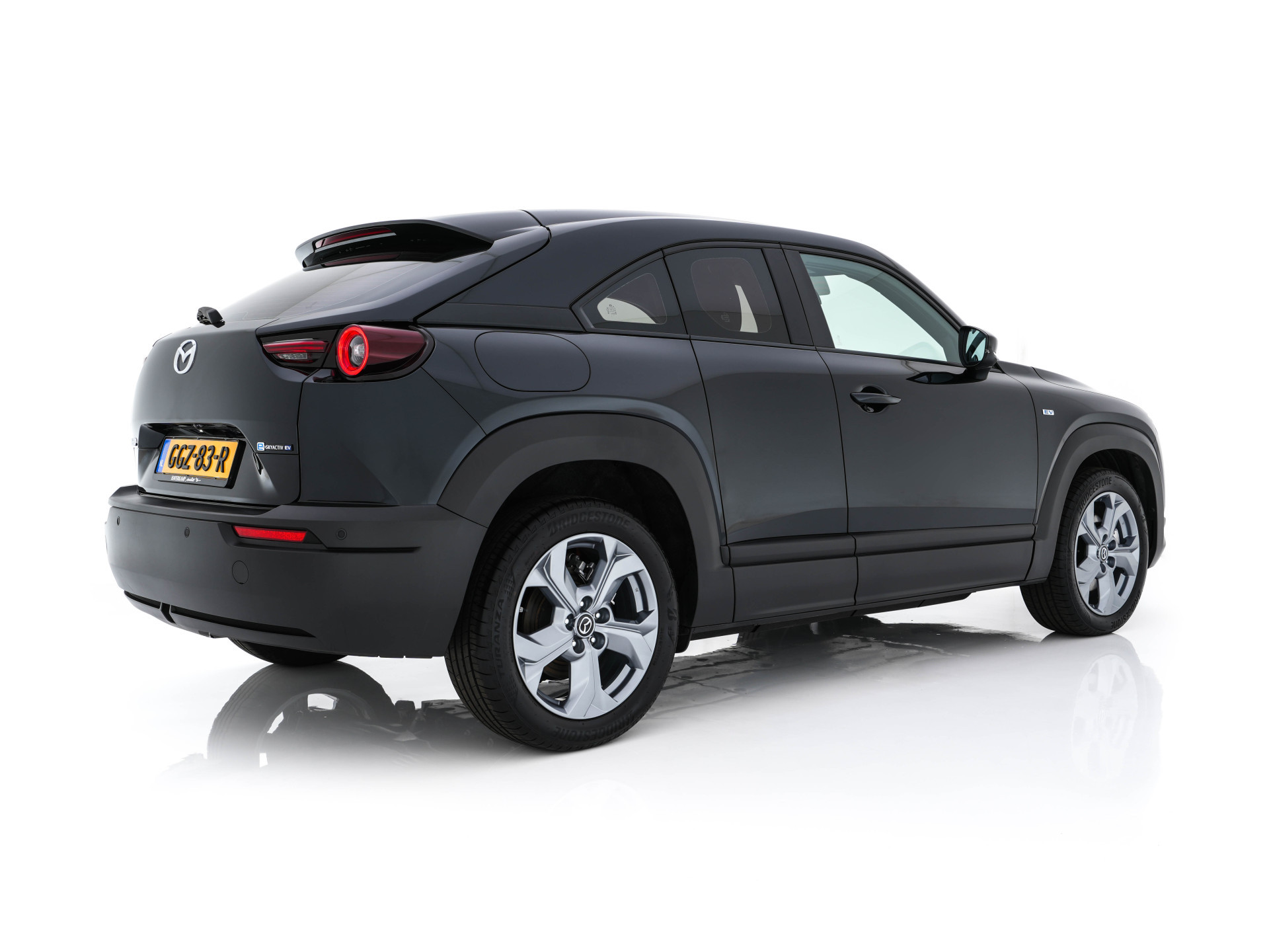 Mazda MX-30 e-SkyActiv EV 145 Advantage 36 kWh ( Fase-3 ) {SOH-100%} Aut. *HEAD-UP | ADAPTIVE-CRUISE | BLIND-SPOT | FULL-LED | HEATED-COMFORTSEATS | CAMERA | KEYLESS | DAB+ | DIGI-COCKPIT | SHIFT-PADDLES | NAVI-FULLMAP | ECC | PRIVACY-GLASS | PDC | 18''AL