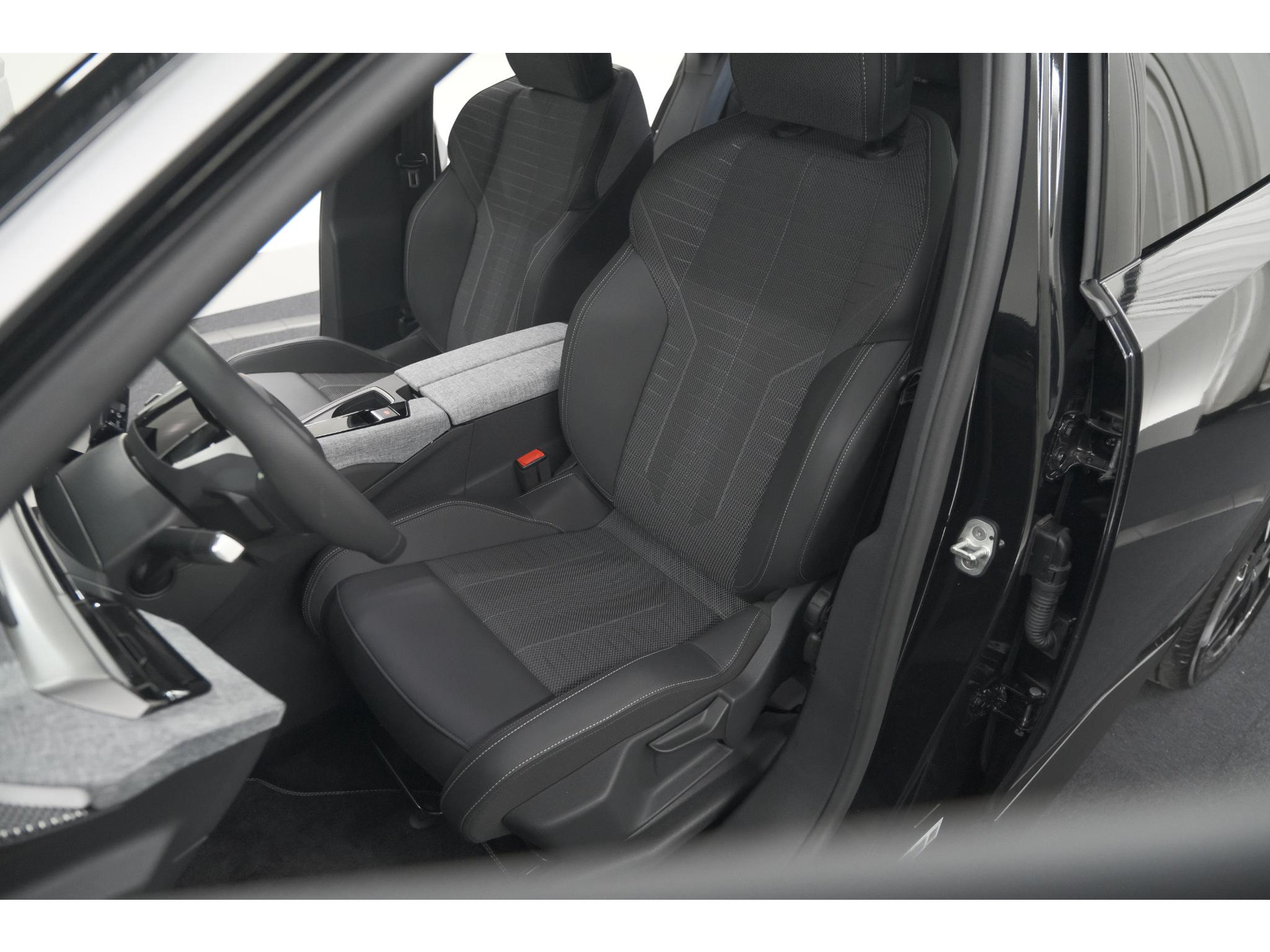 Peugeot 3008 1.2 Hybrid 145 GT | Adaptieve Cruise Control | Camera | Elektrische Kofferklep | Apple Carplay