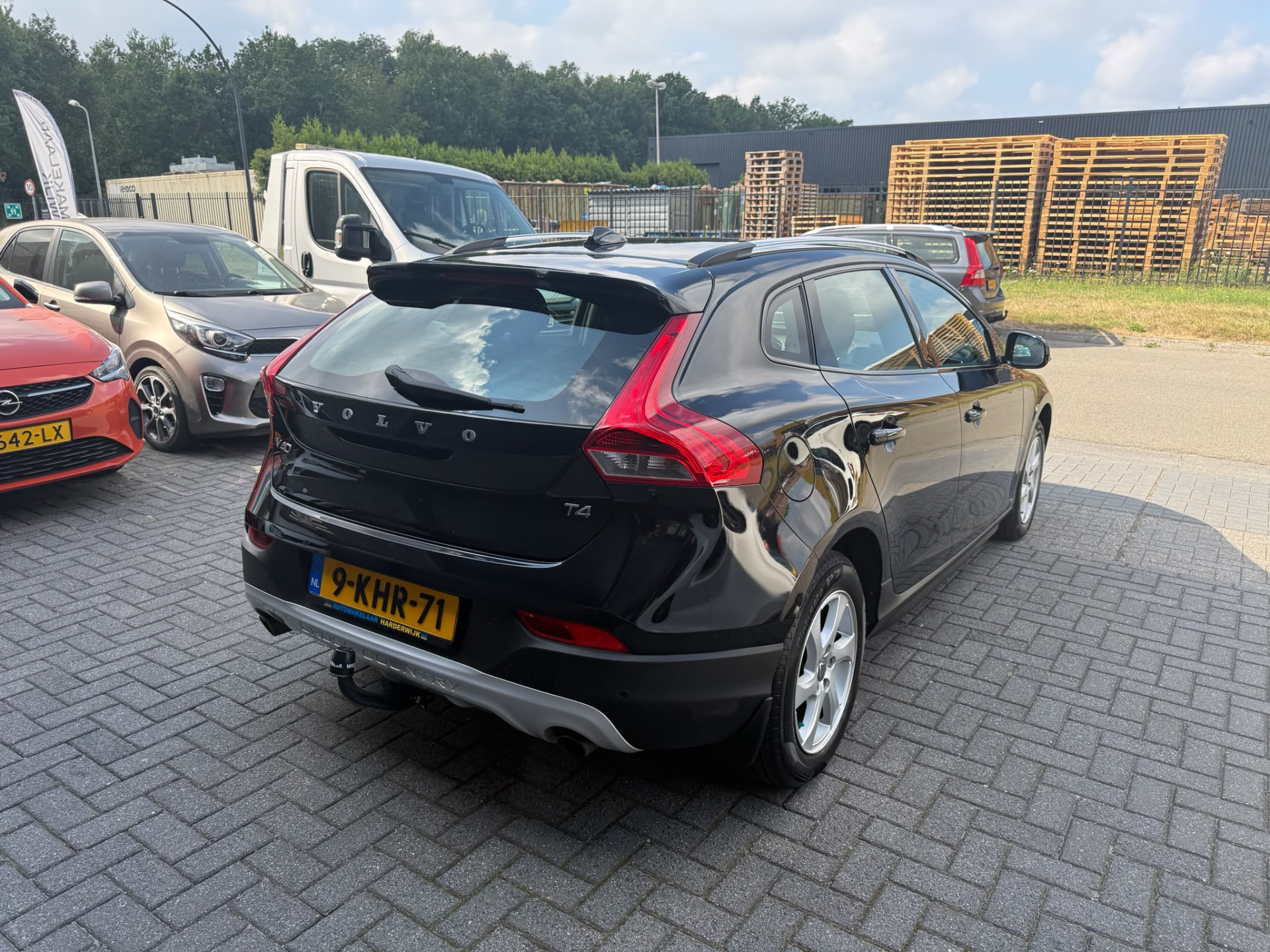 Volvo V40 Cross Country 1.6 T4 Momentum | 2E EIGENAAR | 3/6 OF 12 MND GARANTIE | NAVI | CRUISE |TREKHAAK | DEALER ONDERHOUDEN |