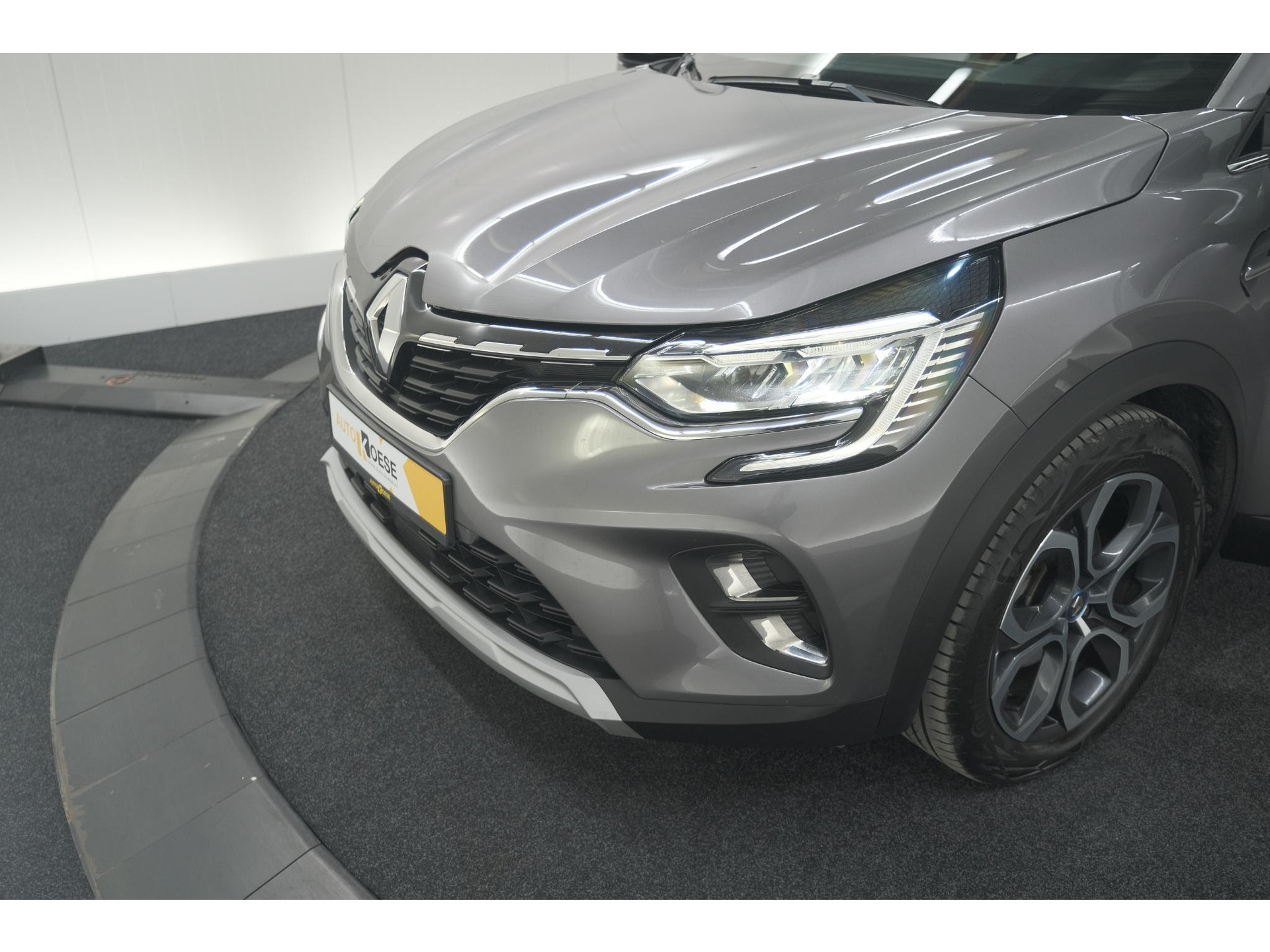 Renault Captur 1.6 E-Tech Plug-in Hybrid 160 Intens | Parkeersensoren | Apple Carplay | Navigatie | Climate Control