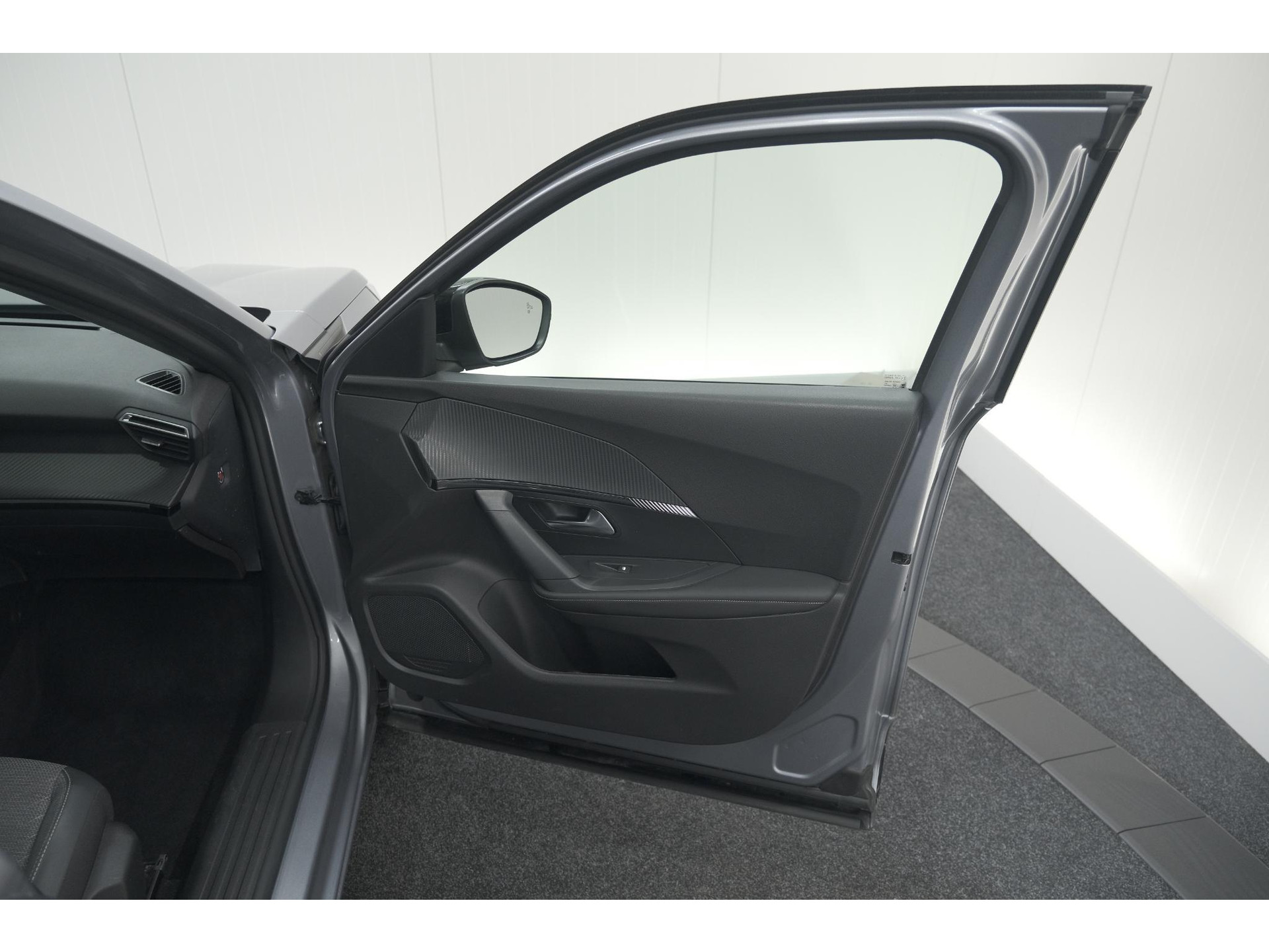 Peugeot 2008 Hybrid 136 e-DSC6 Allure | 360 Camera | Adaptieve Cruise Control | Dodehoekdetectie | Navigatie
