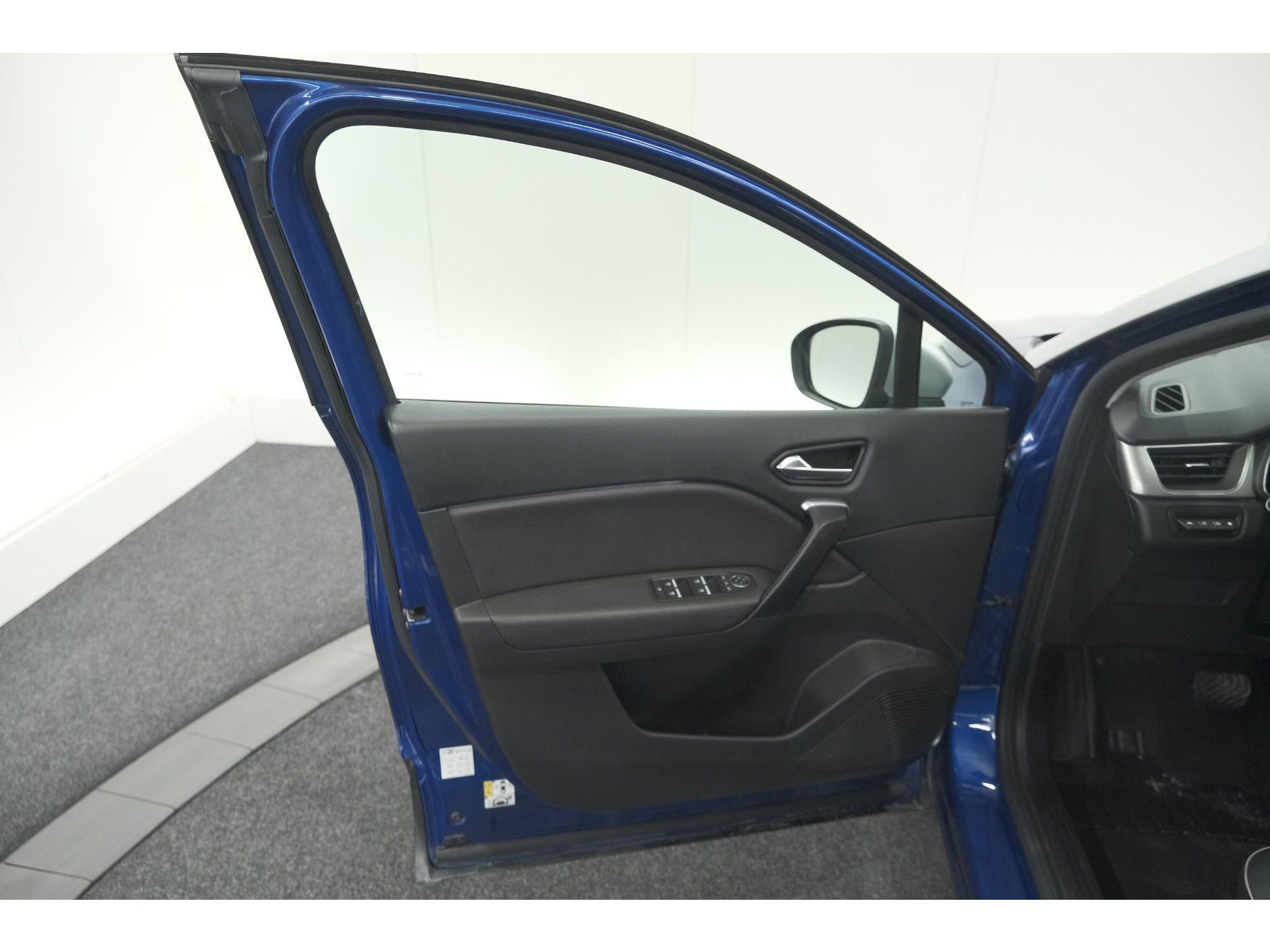 Renault Captur 1.6 E-Tech Plug-in Hybrid 160 Intens | Camera | 9.3 Inch Groot Scherm | Apple Carplay | Parkeersensoren