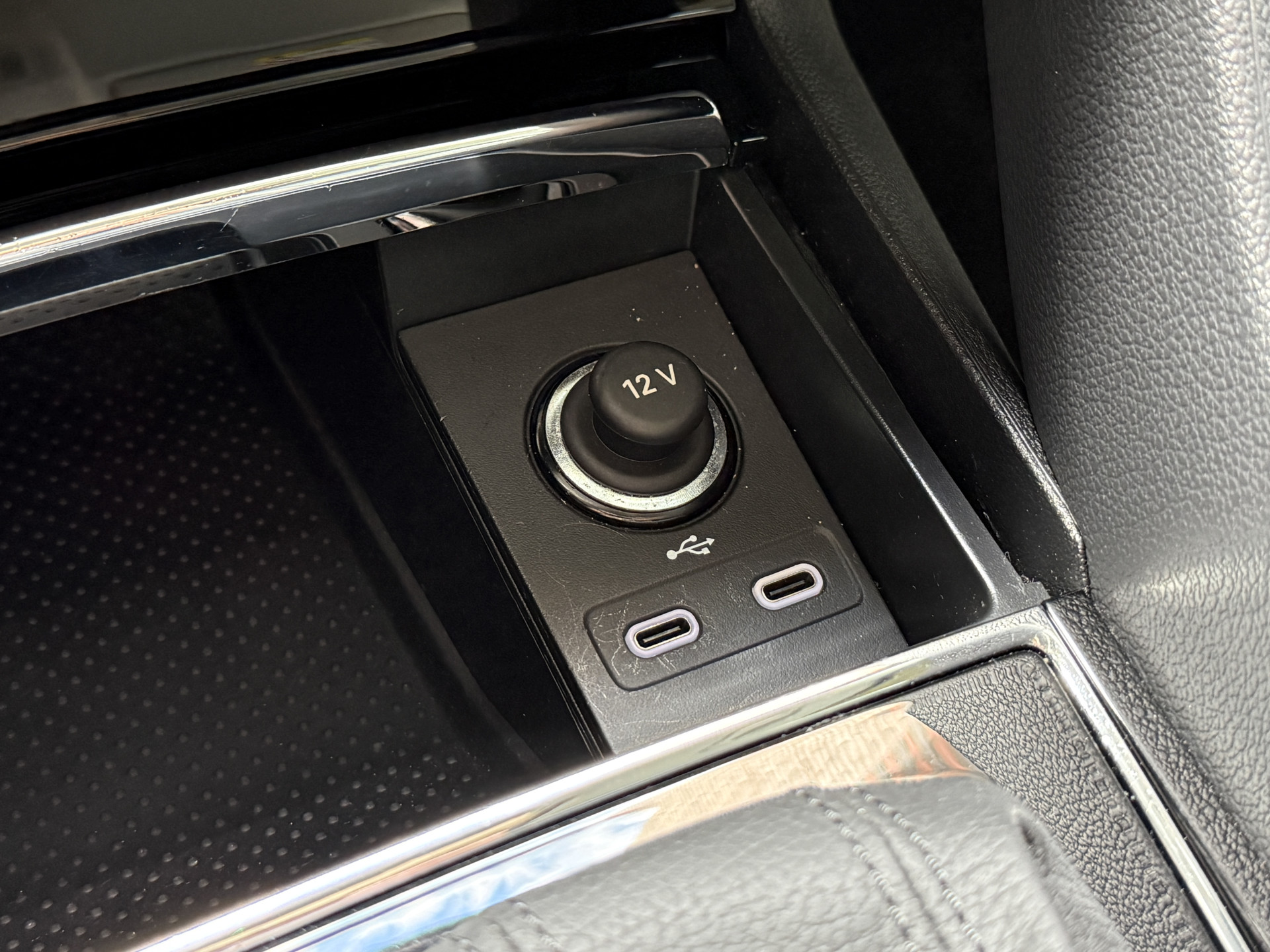ŠKODA Karoq 1.5 TSI ACT Business Edition Plus | Panoramadak | Camera | Adaptive cruise | Stoelverwarming | Full LED | NL auto | Dealer onderhouden
