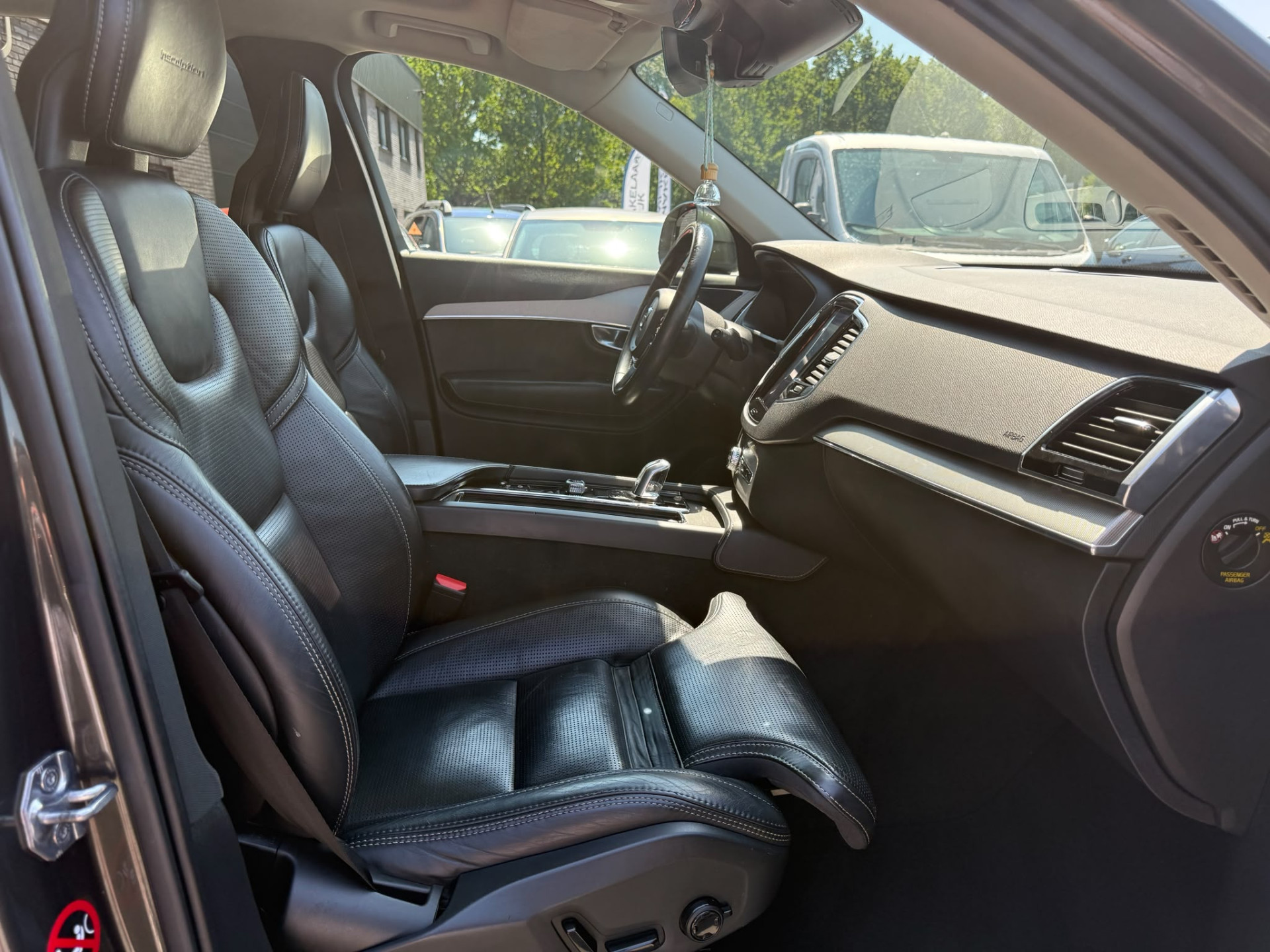 Volvo XC90 2.0 T8 Twin Engine AWD Inscription |3/6/12MND GARANTIE| NIEUWE APK |  7 PERS |  PANO DAK | LEDER | PANO DAK | CRUISE |
