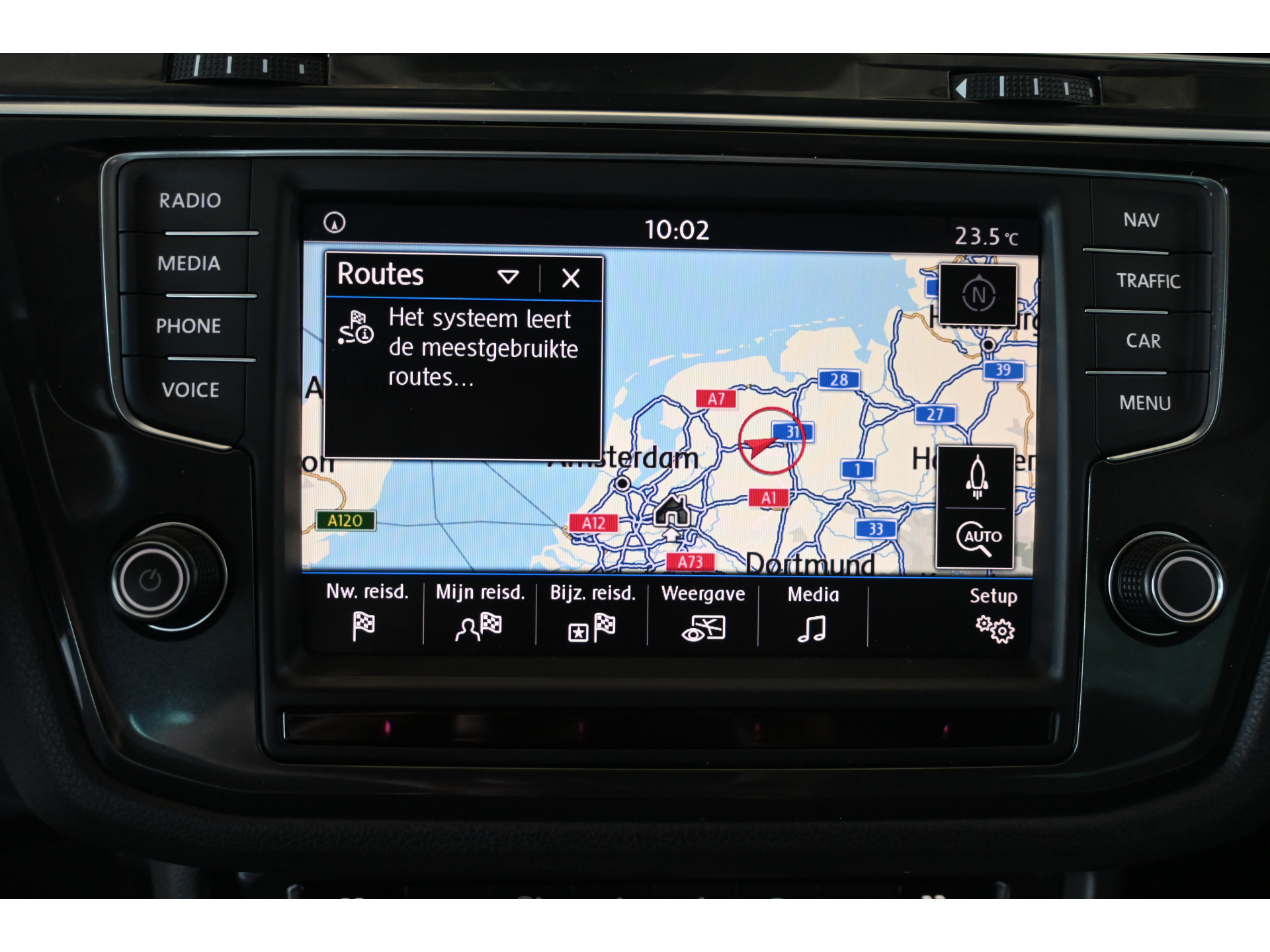Volkswagen Tiguan 1.4 TSI Highline R-Line Clima Navigatie Carplay 1e Eigenaar Trekhaak Rijklaarprijs! Inruil Mogelijk!