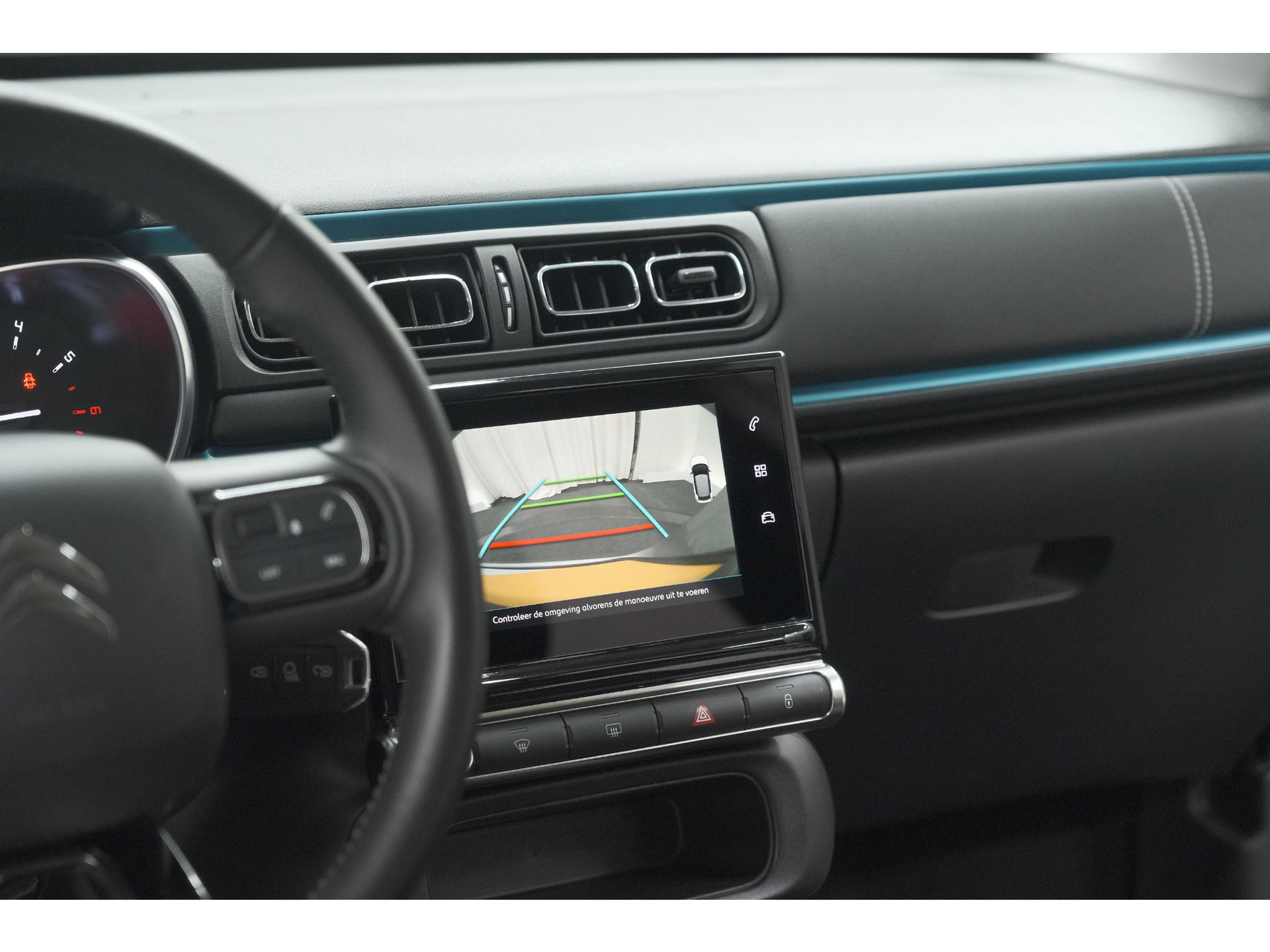 Citroen C3 PureTech 110 EAT6 Shine | Camera | Navigatie | Parkeersensoren | Apple Carplay | 17 Inch Lichtmetalen Velgen