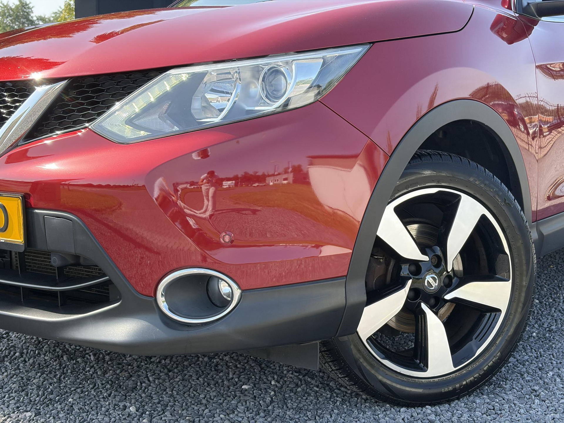 Nissan Qashqai 1.2 N-Connecta 360° Camera,Pano,Trekhaak,Navi,Clima,Cruise,Pdc V+A,Lm velgen,6 Bak,Dakrails,N.A.P,115pk,Apk tot 11-2026