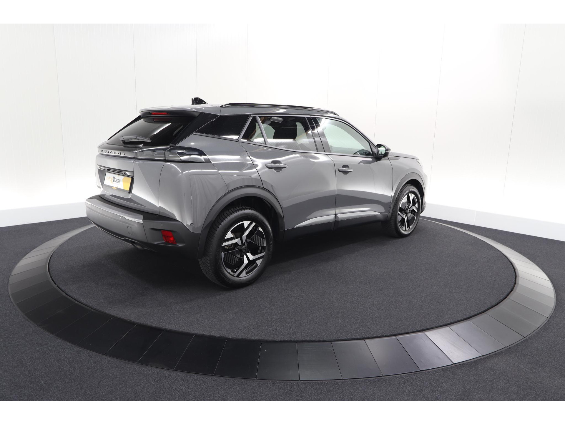 Peugeot 2008 PureTech 100 Allure | Allseason Banden | 360 Camera | Adaptieve Cruise Control | Dodehoekdetetie | Navigatie