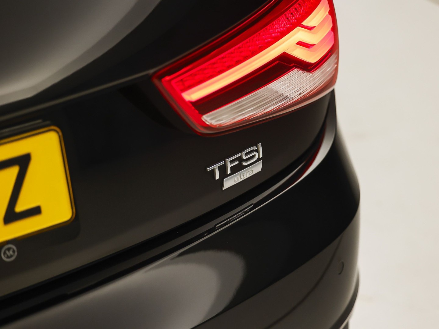 Audi A1 Sportback 1.0 TFSI Sport (NAVIGATIE, 5 DEURS, CLIMATE, STOELVERWARMING, SPORTSTOELEN, PARKEERSENSOREN, LED ACHTERLICHTEN, LM VELGEN, NIEUWE APK, NIEUWSTAAT)