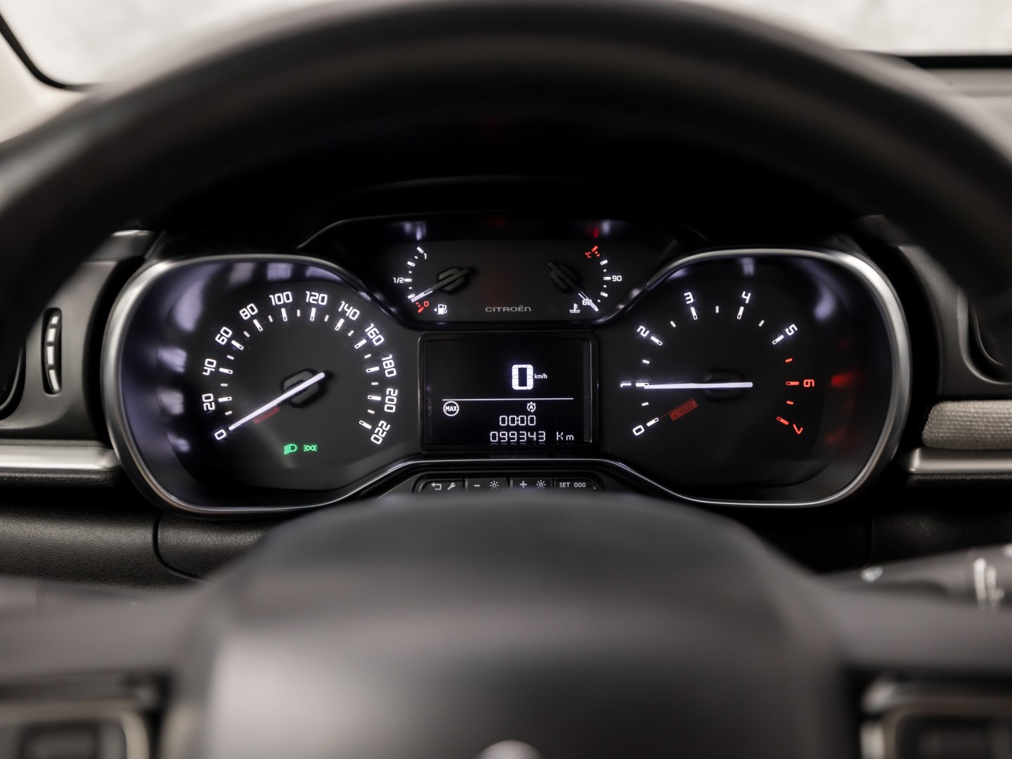 Citroën C3 1.2 PureTech S&S Shine Sport 110Pk (APPLE CARPLAY, GROOT NAVI, STOELVERWARMING, SPORTSTOELEN, CRUISE, LANE ASSIST, NIEUWSTAAT)