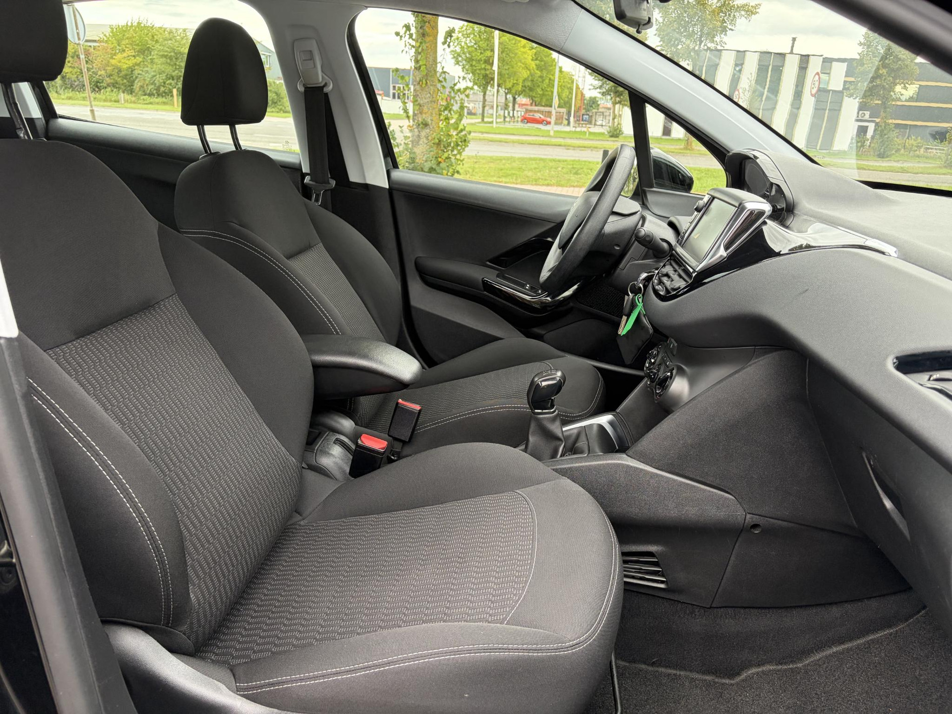 Peugeot 208 1.2 PureTech Blue Lion ✓2e Eigenaar✓Navi✓Carplay✓Airco✓Cruise✓Pdc✓5 Deurs✓N.A.P✓Zeer Zuinig✓Weinig Km✓Apk tot 10-2027
