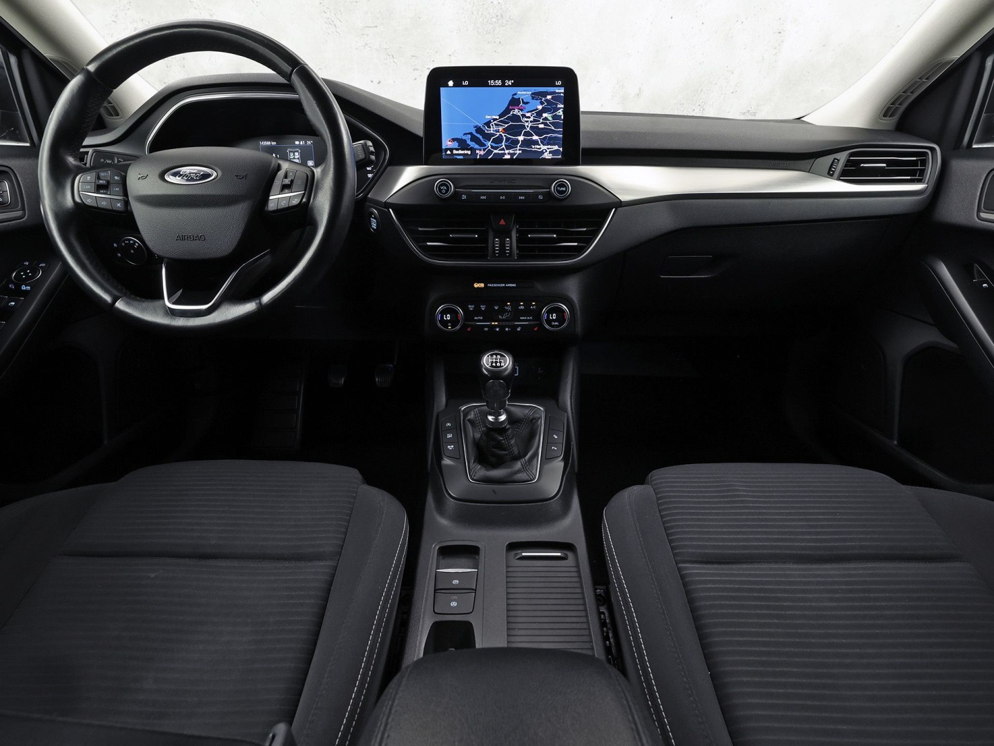 Ford Focus Wagon 1.0 EcoBoost Titanium Sport (APPLE CARPLAY, GROOT NAVI, STUUR/STOELVERWARMING, CAMERA, SPORTSTOELEN, GETINT GLAS, ADAPTIVE CRUISE, NIEUWSTAAT)