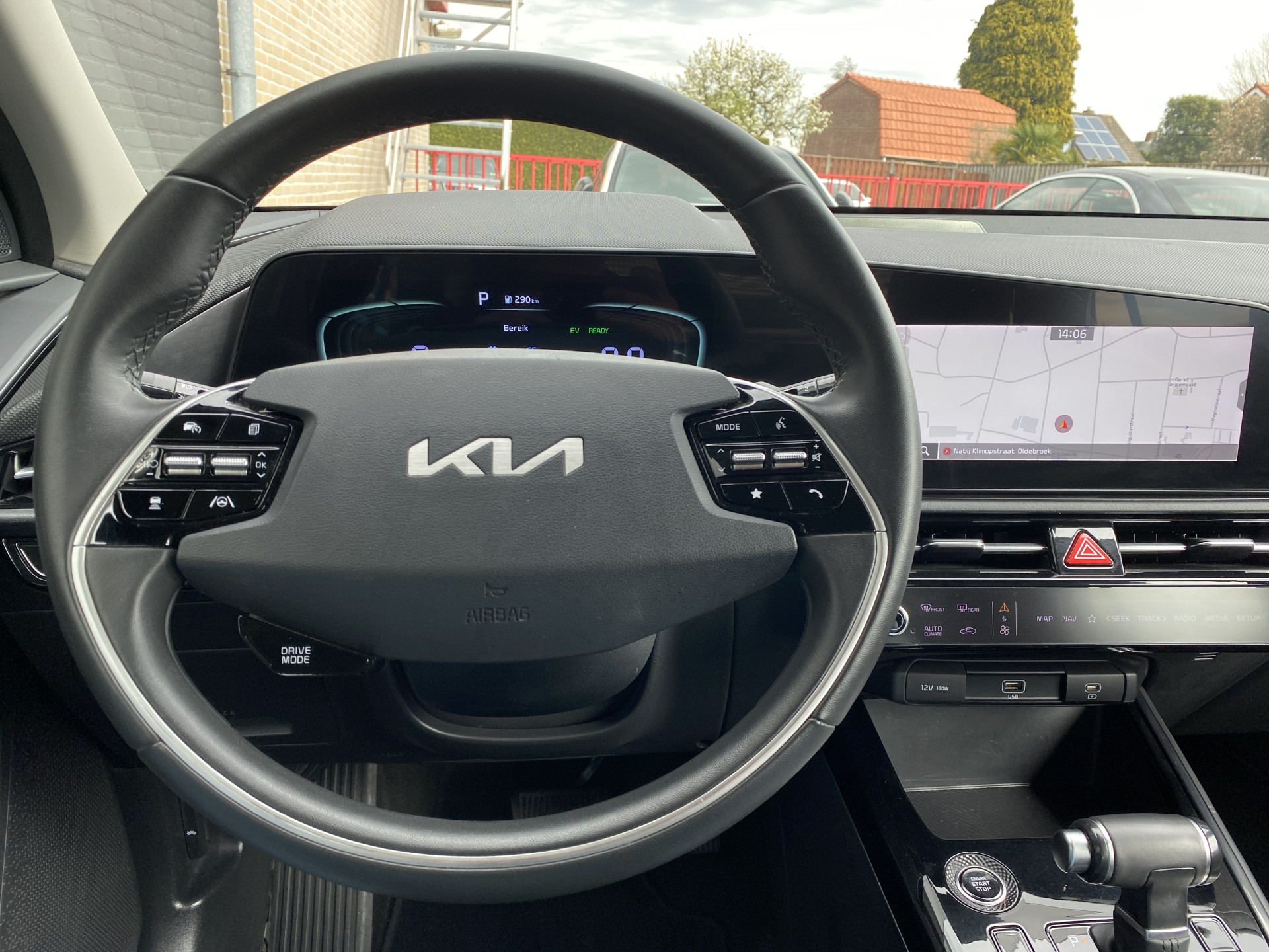 Kia Niro 1.6 GDi PHEV 184 pk DynamicLine AUT. | 1e eigenaar | navigatie | adaptieve cruise | camera | 2 laadkabels | keyless entry