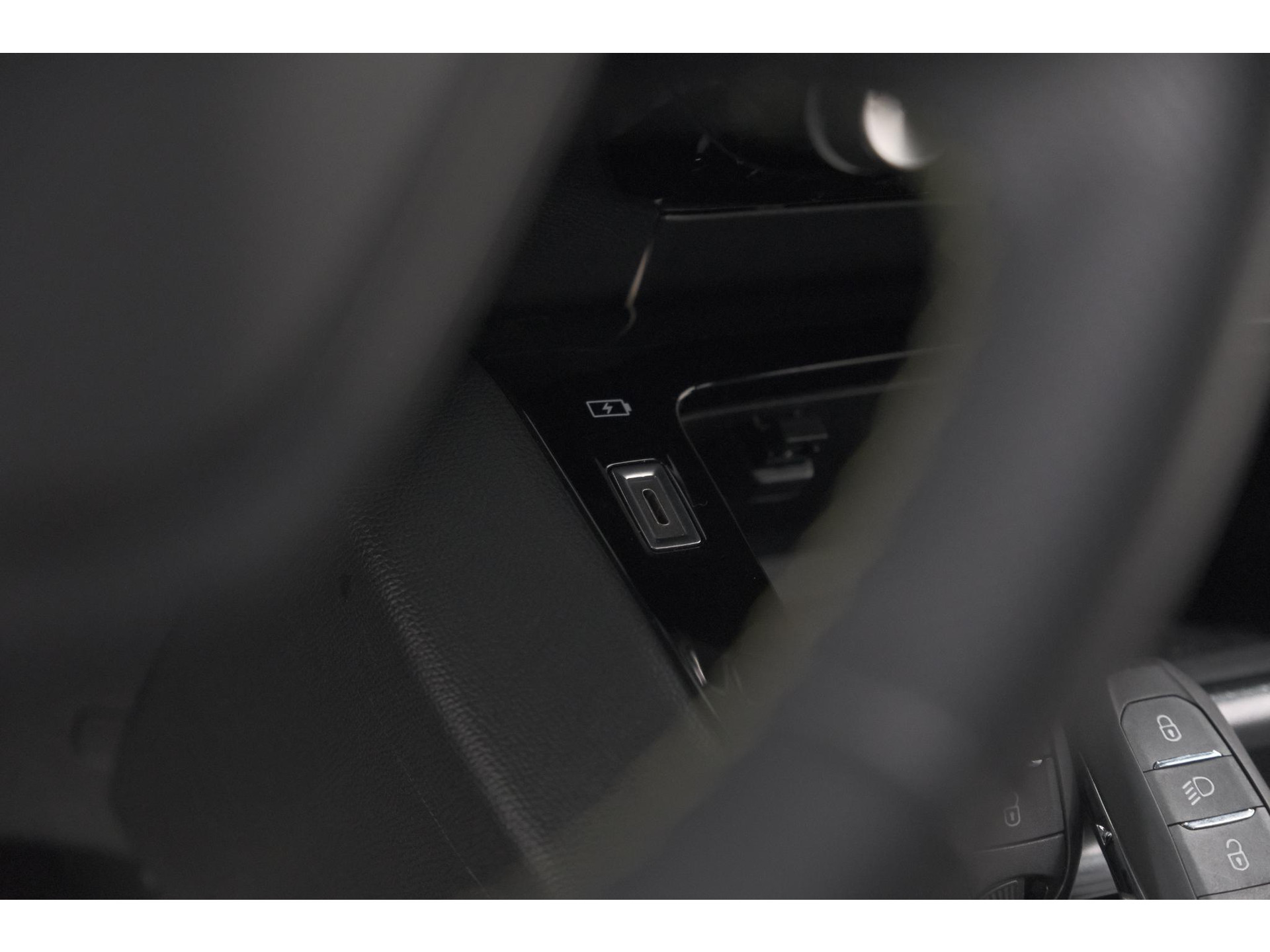 Peugeot 208 Hybrid 136 e-DCS6 GT Camera | Apple Carplay & Android Auto | Parkeersensoren