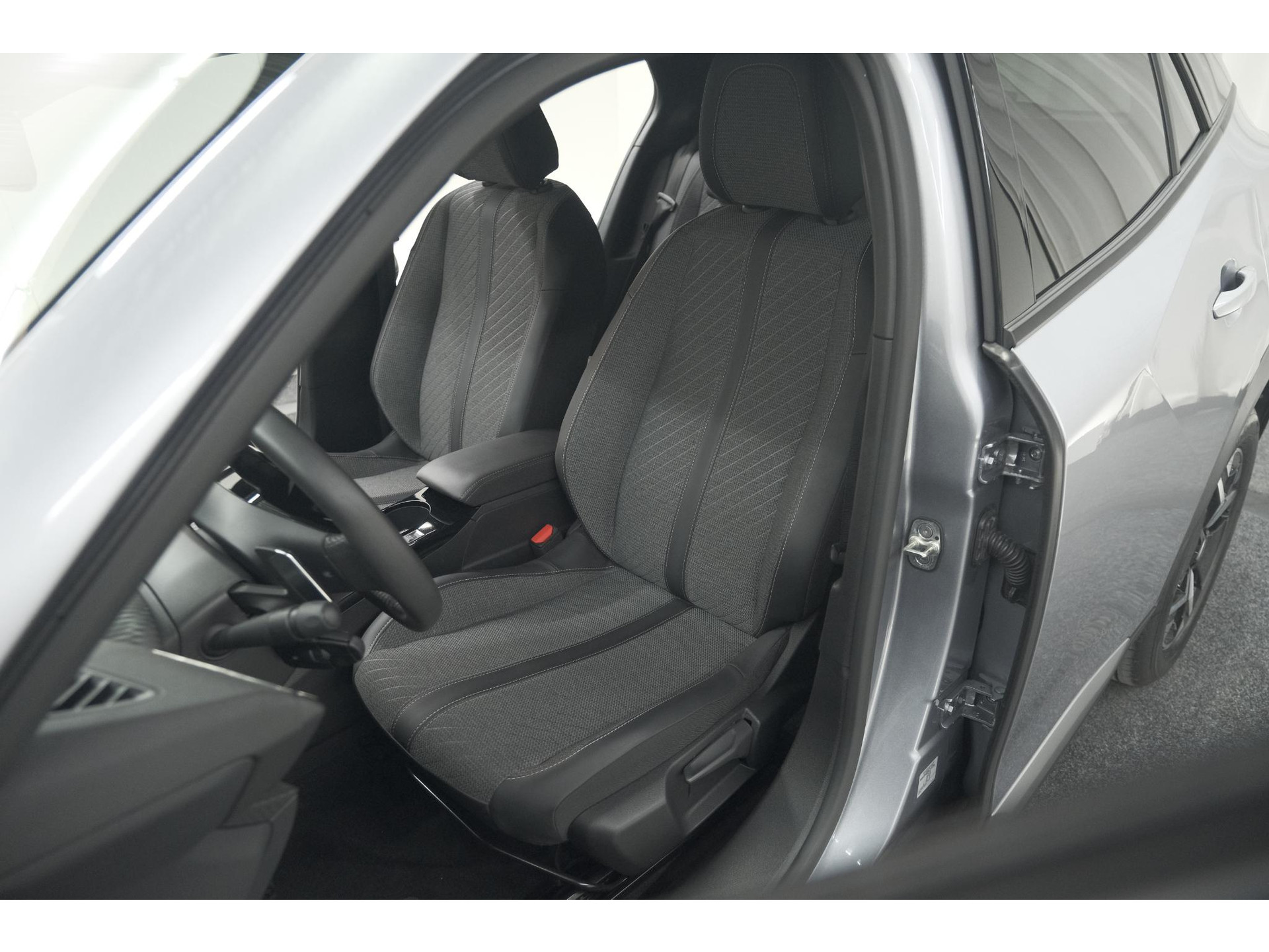Peugeot 2008 PureTech 130 EAT8 Allure | Camera | Navigatie | Parkeersensoren | Apple Carplay