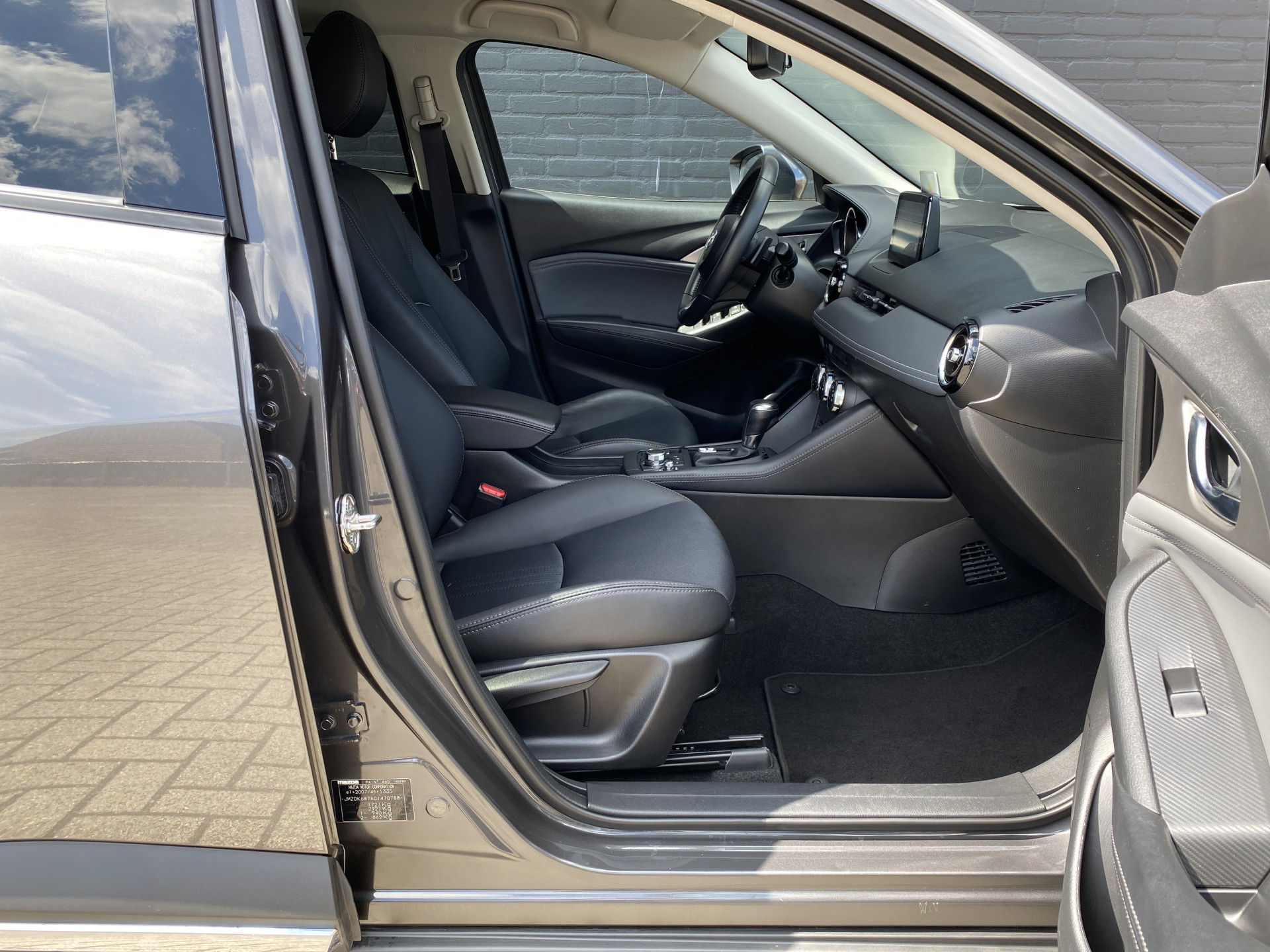 Mazda CX-3 2.0 SkyActiv-G 120 GT-M AUT. | navigatie | trekhaak | leder interieur | head up display | camera | apple carplay