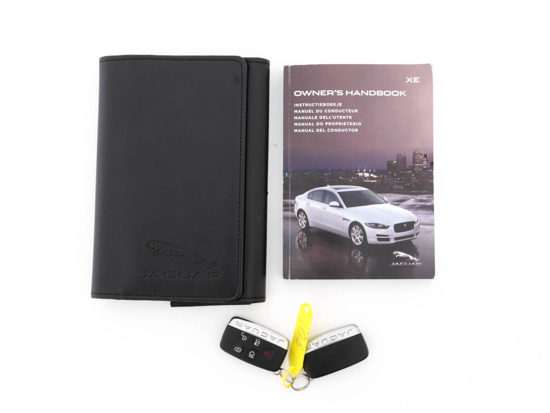 Jaguar XE 2.0 D Portfolio (INCL-BTW) Aut. *LEATHER | NAVI-FULLMAP | BI-XENON | CAMERA | ECC | COMFORT-SEATS | SHIFT-PADDLES | PDC | JAGUAR-AUDIO | CRUISE | LANE-ASSIST | TOWBAR | 18"ALU*