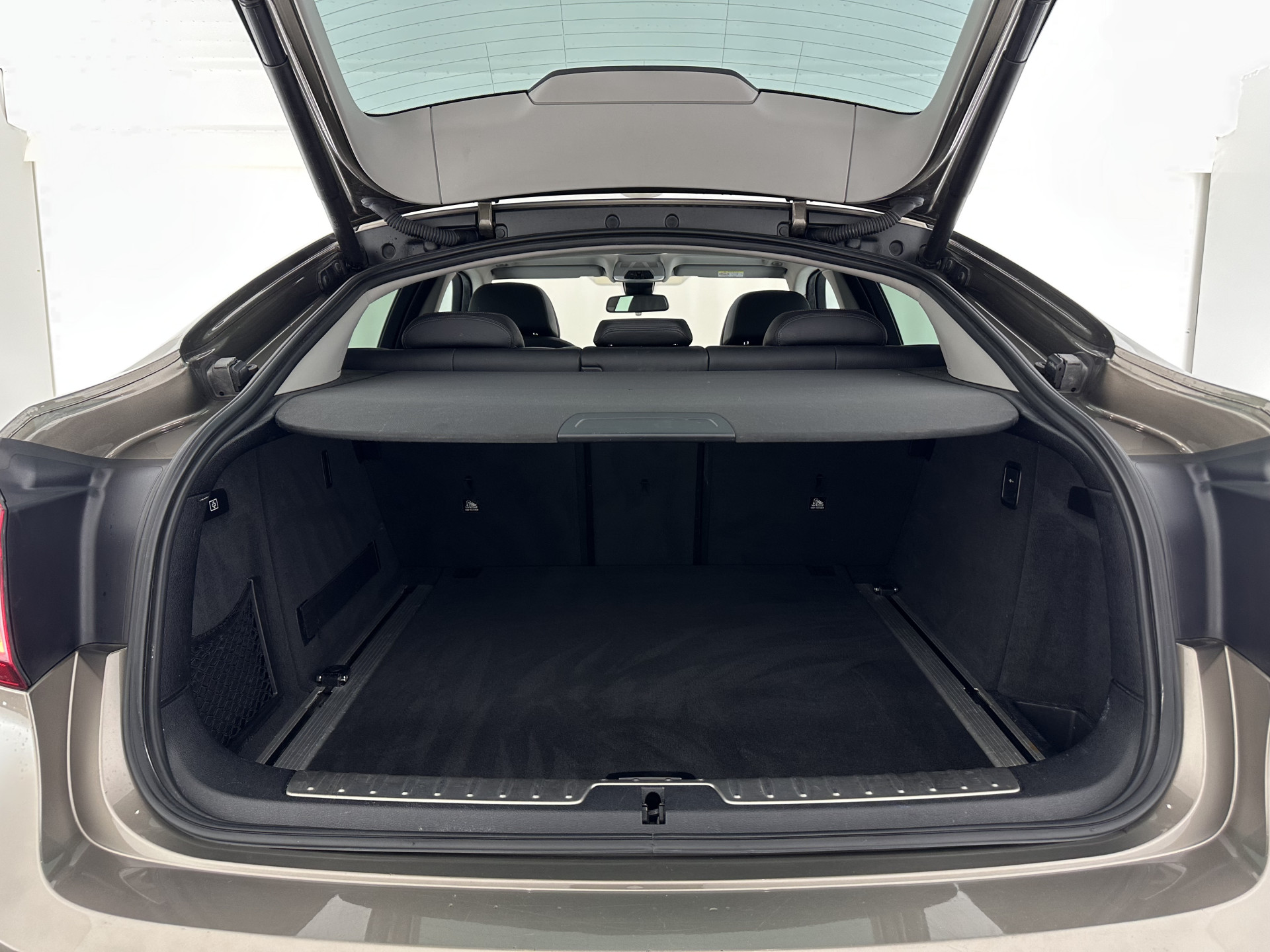 BMW X6 xDrive30d High Executive (INCL-BTW) Aut. *PANO | LEATHER | FULL-LED | HARMAN/KARDON | BLINDSPOT | MEMORY-PACK | DIGI-COCKPIT | HEATED-COMFORTSEATS | NAVI-FULLMAP | PRIVACYGLASS | HEAD-UP | ADAPTIVE-CRUISE | 19"ALU*