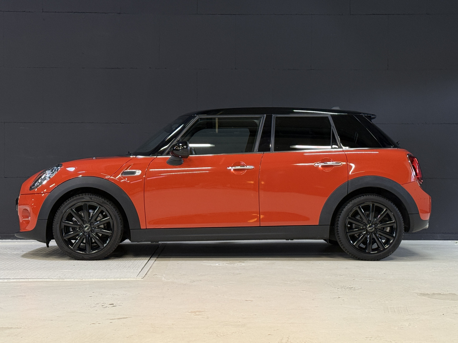 MINI 5-Deurs 1.5 Cooper Pepper | Keyless | Dealeronderhouden | All-Season
