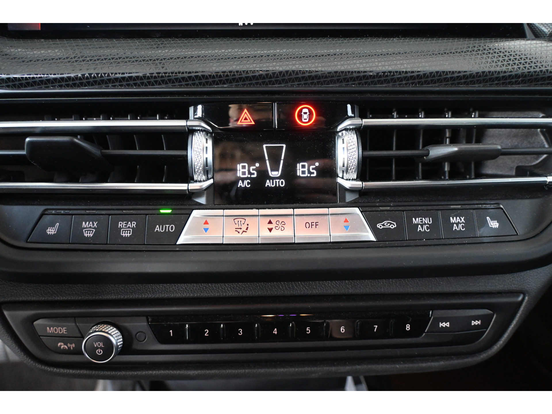 BMW 1-serie 118i High Executive Automaat Clima Virtual Cockpit LED Stoelverwarming CarPlay 100% Onderhouden! Inruil mogelijk!