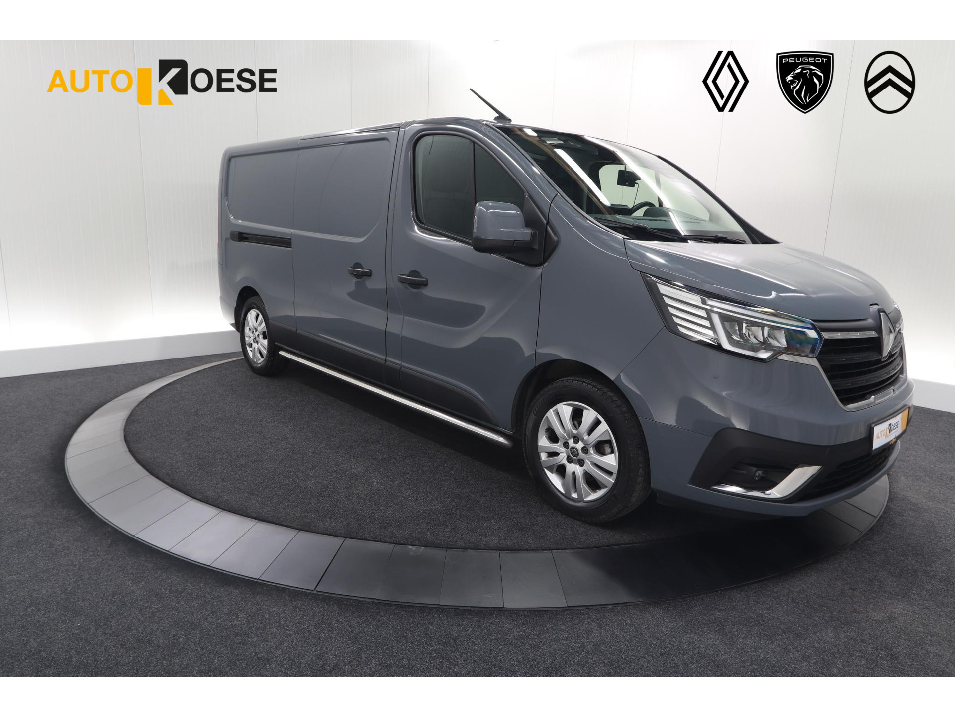 Renault Trafic 2.0 dCi 110 T30 L2H1 Work Edition | Trekhaak | Camera | Navigatie | Sidebars | Betimmering Laadruimte