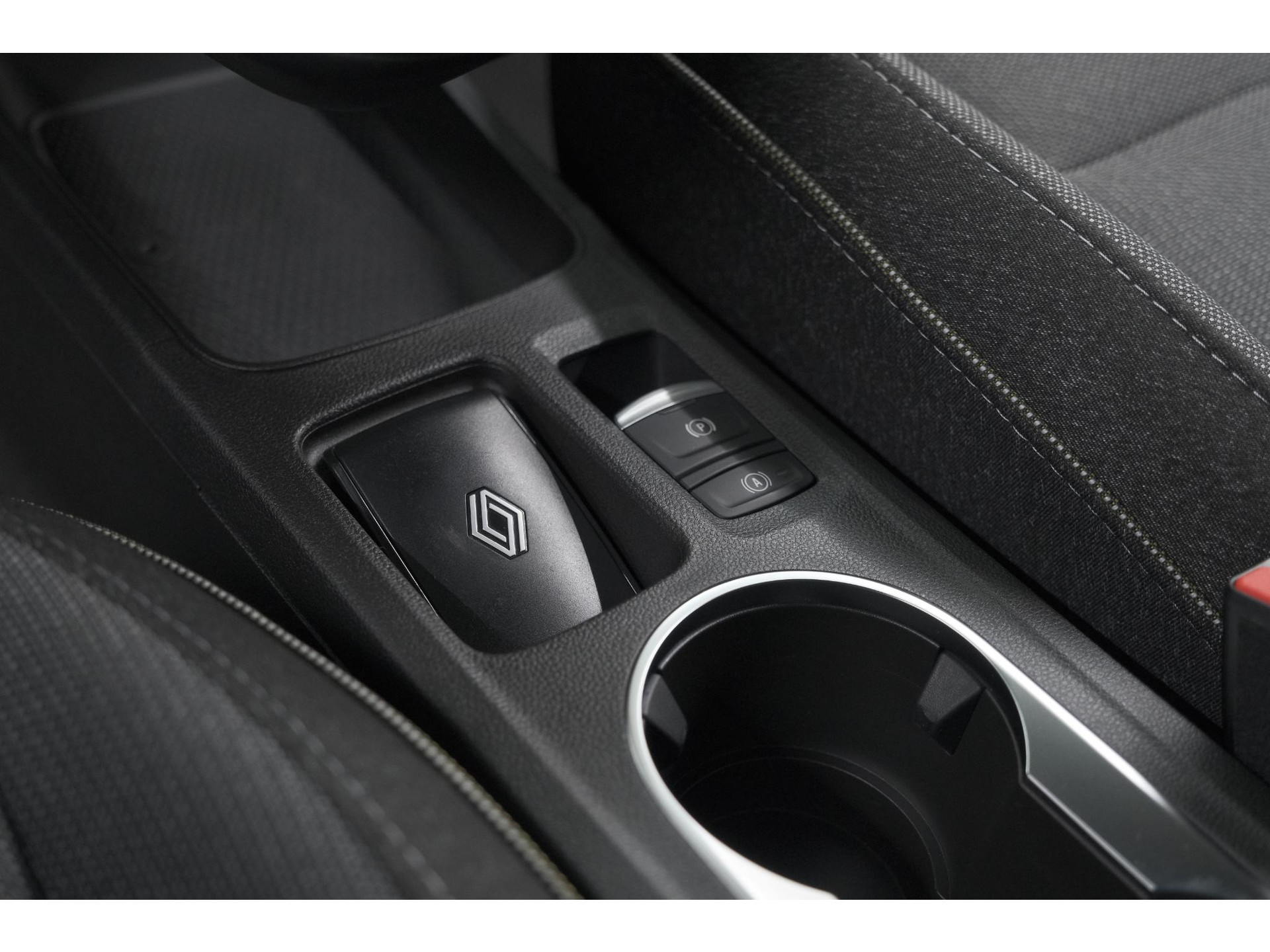 Renault Captur Mild Hybrid 160 EDC Techno | Pack Winter | Camera | Adaptieve Cruise Control | Apple Carplay