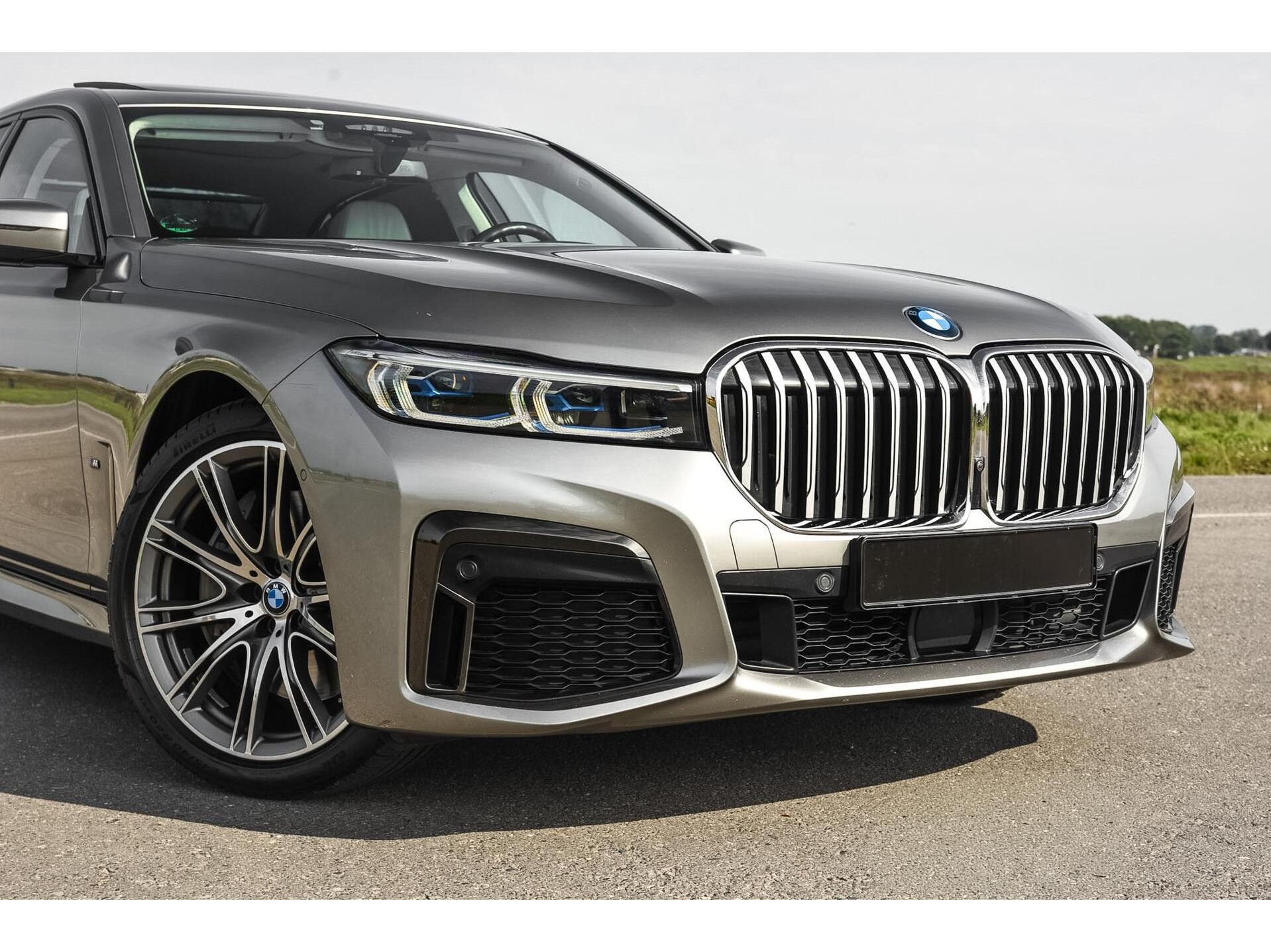 BMW 745Le High Executive | M Sport | Massage | Lounge