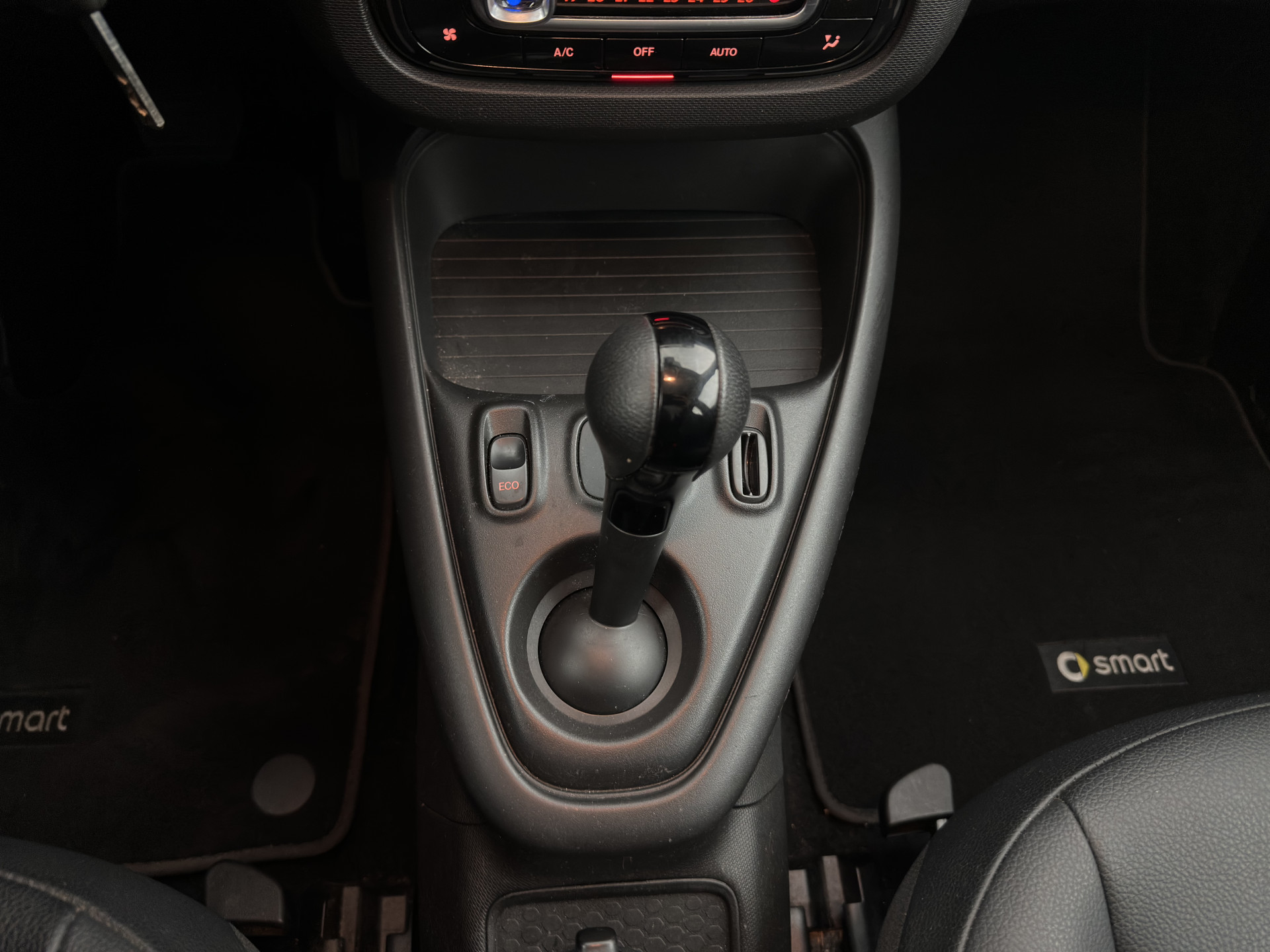 Smart forfour EQ Essential 18 kWh [ 3-Fase ] {SOH-95%} (INCL.BTW) *FULL-LEATHER | AIRCO | CRUISE | COMFORT-SEATS | 15''ALU*