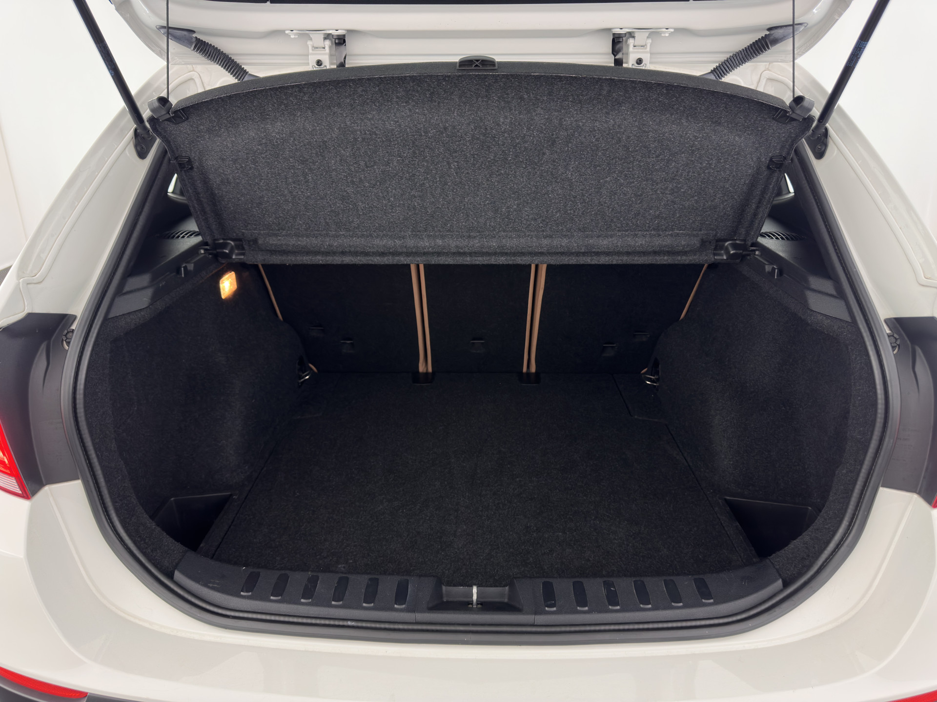 BMW X1 sDrive20i Business Aut. *LUXURY-LEATHER | XENON | HEATED-COMFORTSEATS | NAVI-FULLMAP | ECC | PDC | CRUISE | 18''ALU*