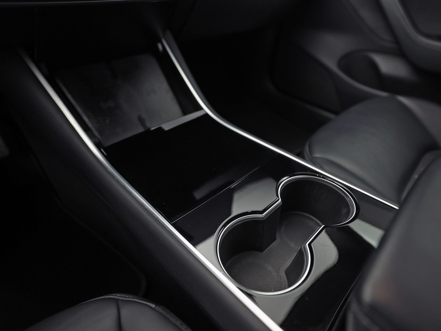 Tesla Model 3 Standard RWD Plus 60 kWh 283Pk Automaat (PANORAMADAK, AUTOPILOT, SOH 85,7%, LEDER, CAMERA, MEMORY SEATS, NAVIGATIE, NIEUWSTAAT)