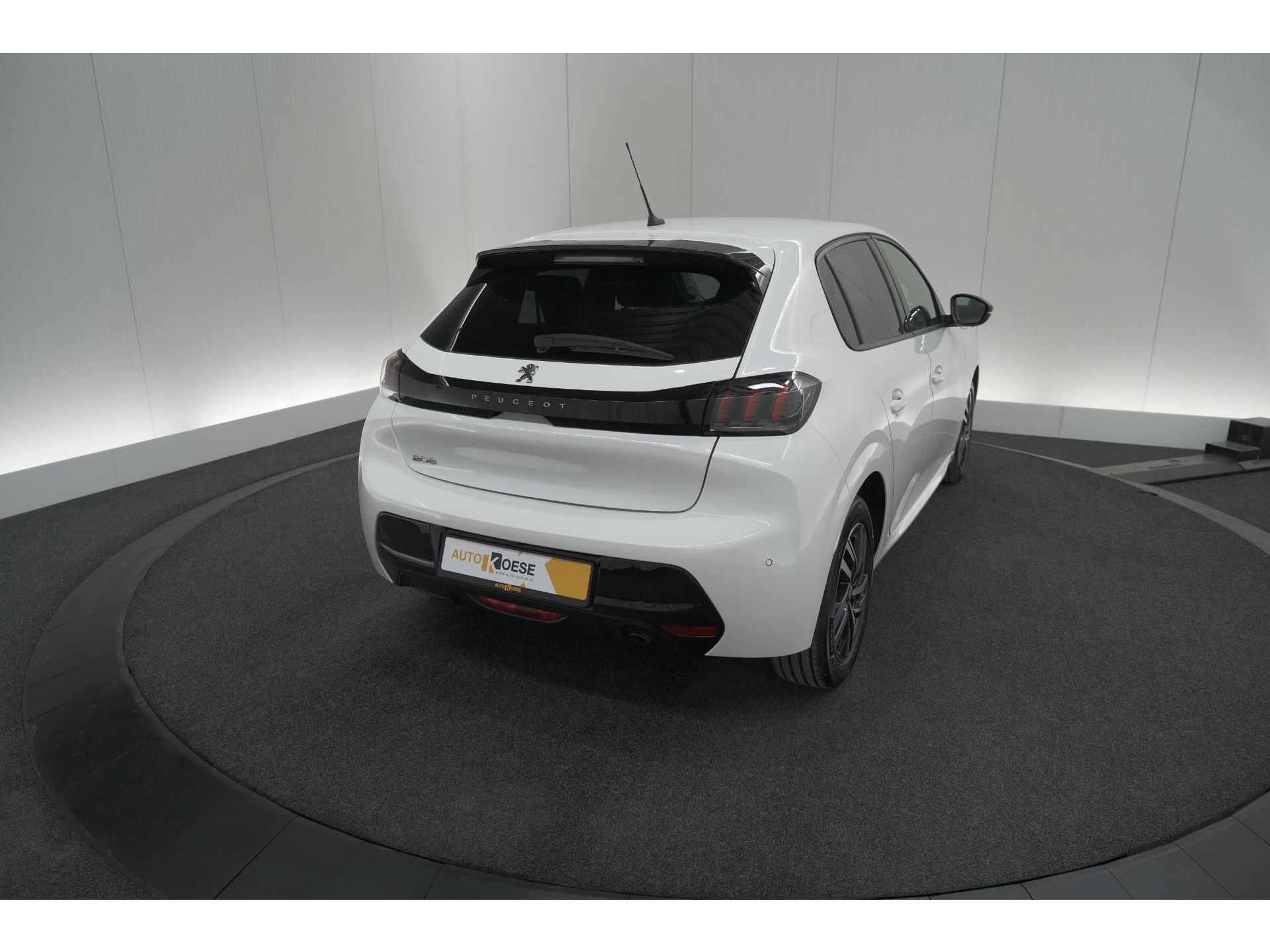 Peugeot 208 PureTech 100 Allure Pack | Camera | Apple Carplay | Stoelverwarming | Parkeersensoren