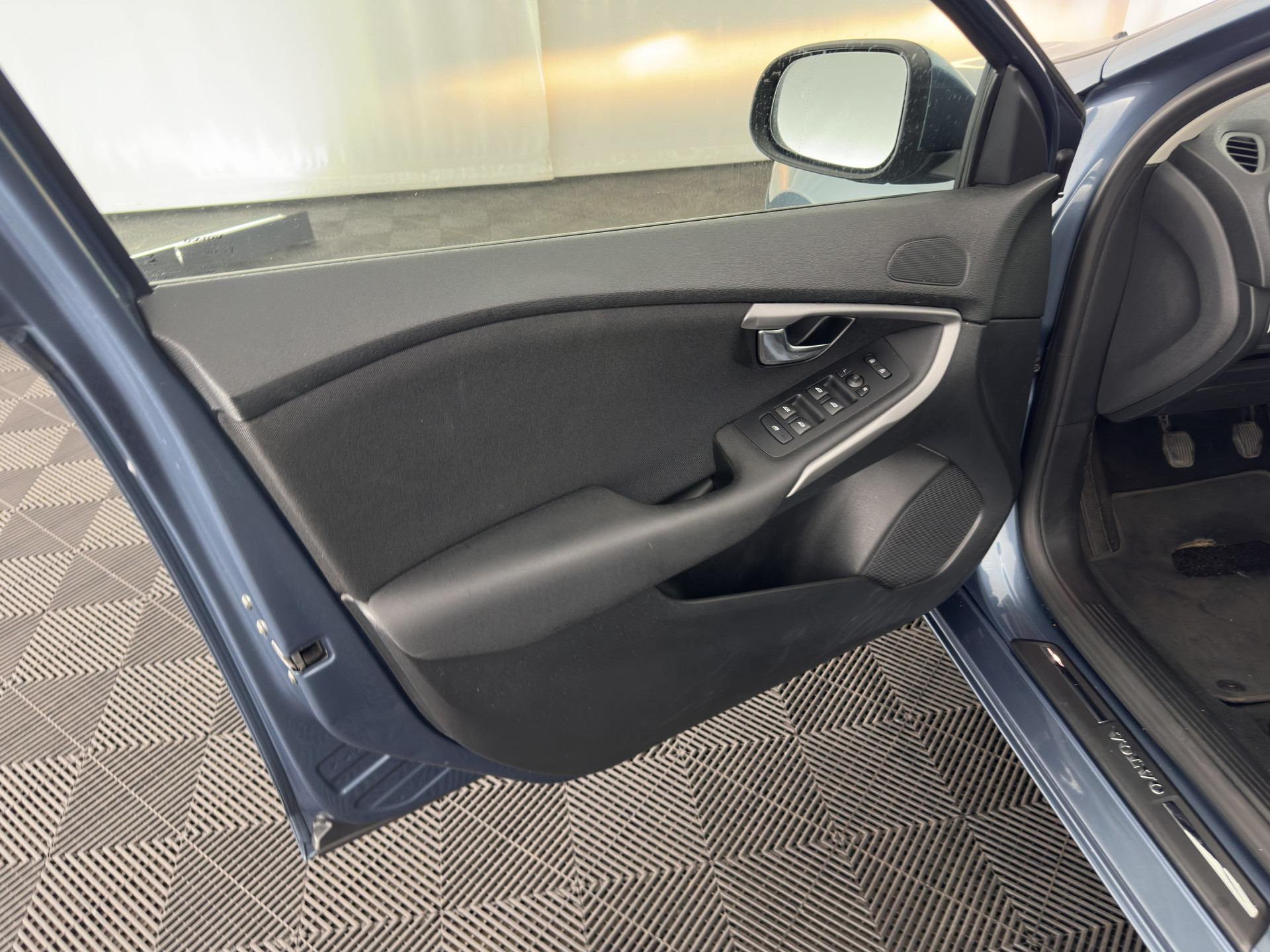 Volvo V40 1.6 D2 Kinetic *NAVI-FULLMAP | COMFORT-SEATS | ECC | PDC | SIPS | CRUISE | 16''ALU*