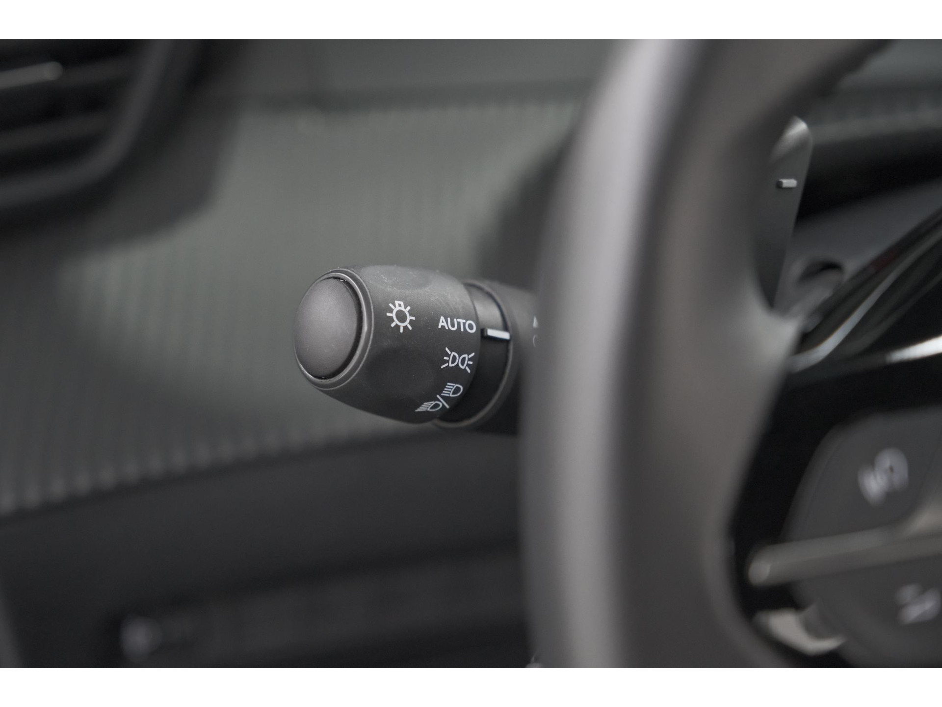 Peugeot 2008 1.2 Hybrid 136 Style | Apple Carplay | Parkeersensoren | Climate control