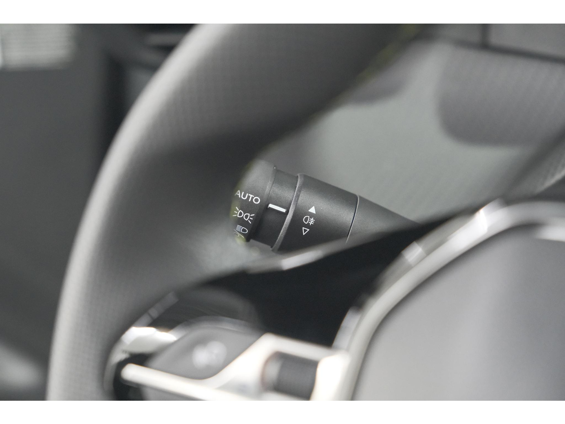 Peugeot e-2008 EV GT Avantage 54 kWh | 360 Camera | Massage Functie | Dodehoekdetectie | Stoelverwarming