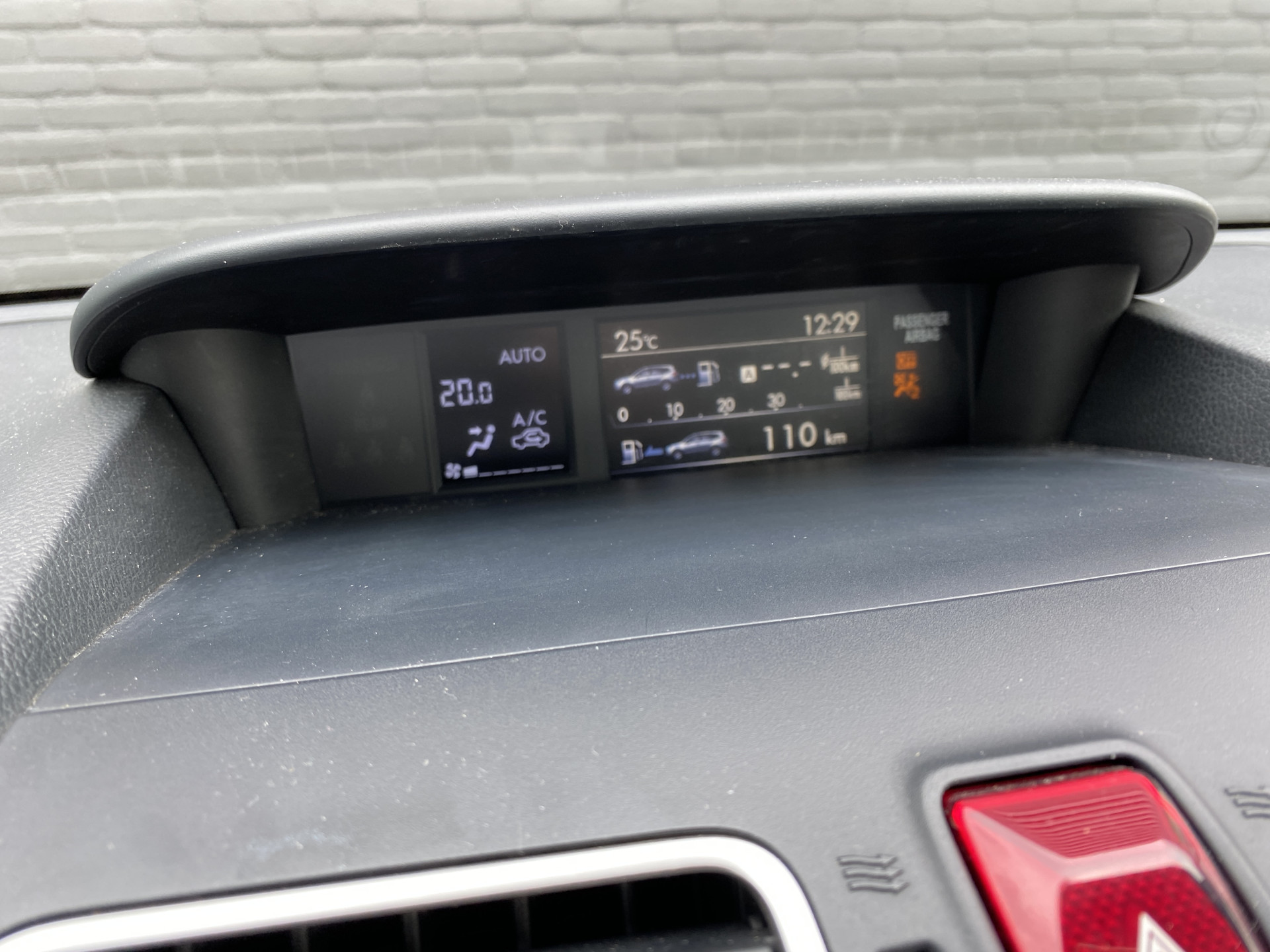 Subaru Forester 2.0 AWD Premium 150 pk AUT. | 1e eigenaar | dealer onderhouden | navigatie | leder interieur | panoramadak | keyless