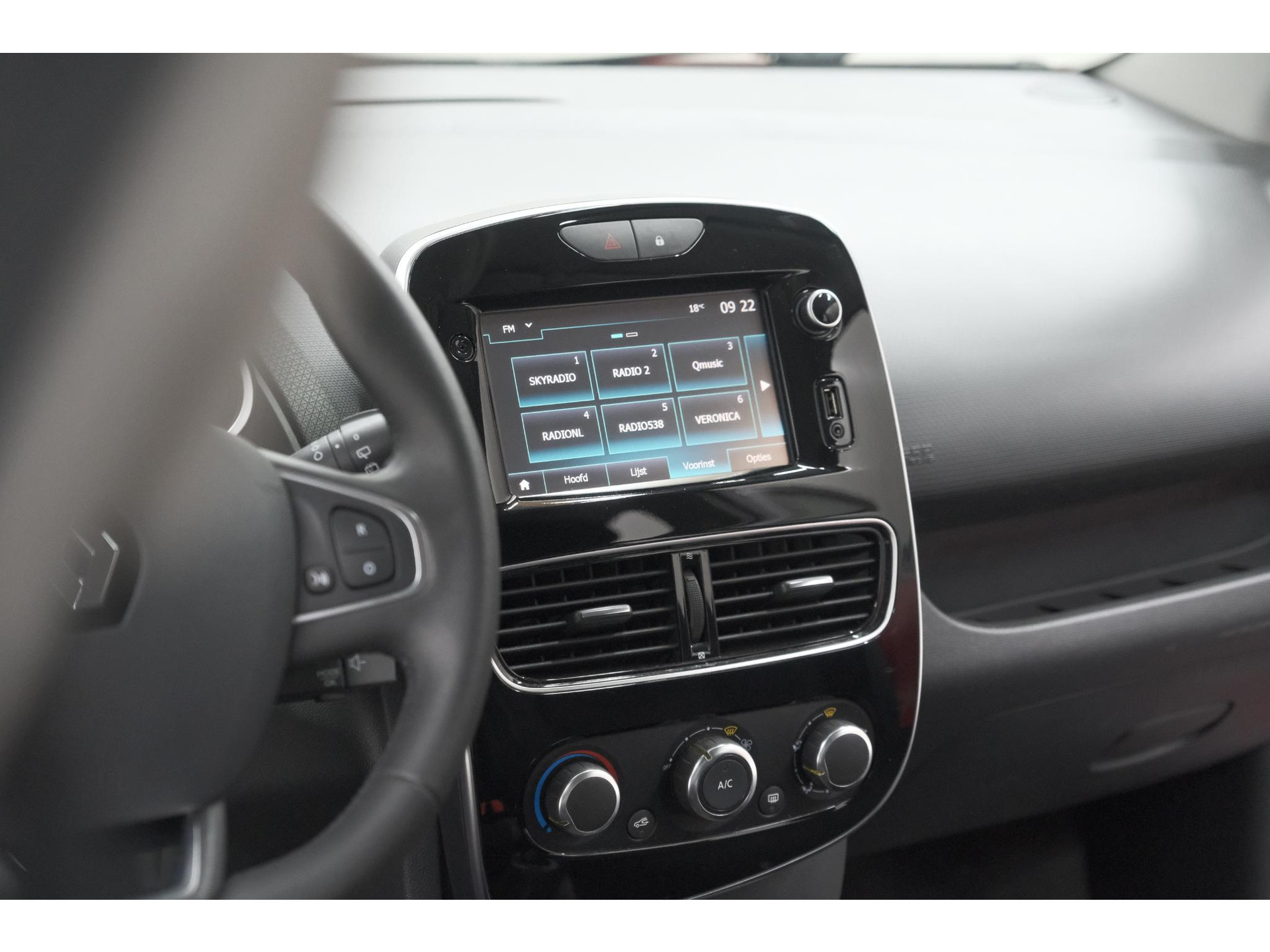 Renault Clio TCe 90 Limited | Trekhaak | Parkeersensoren | Navigatie