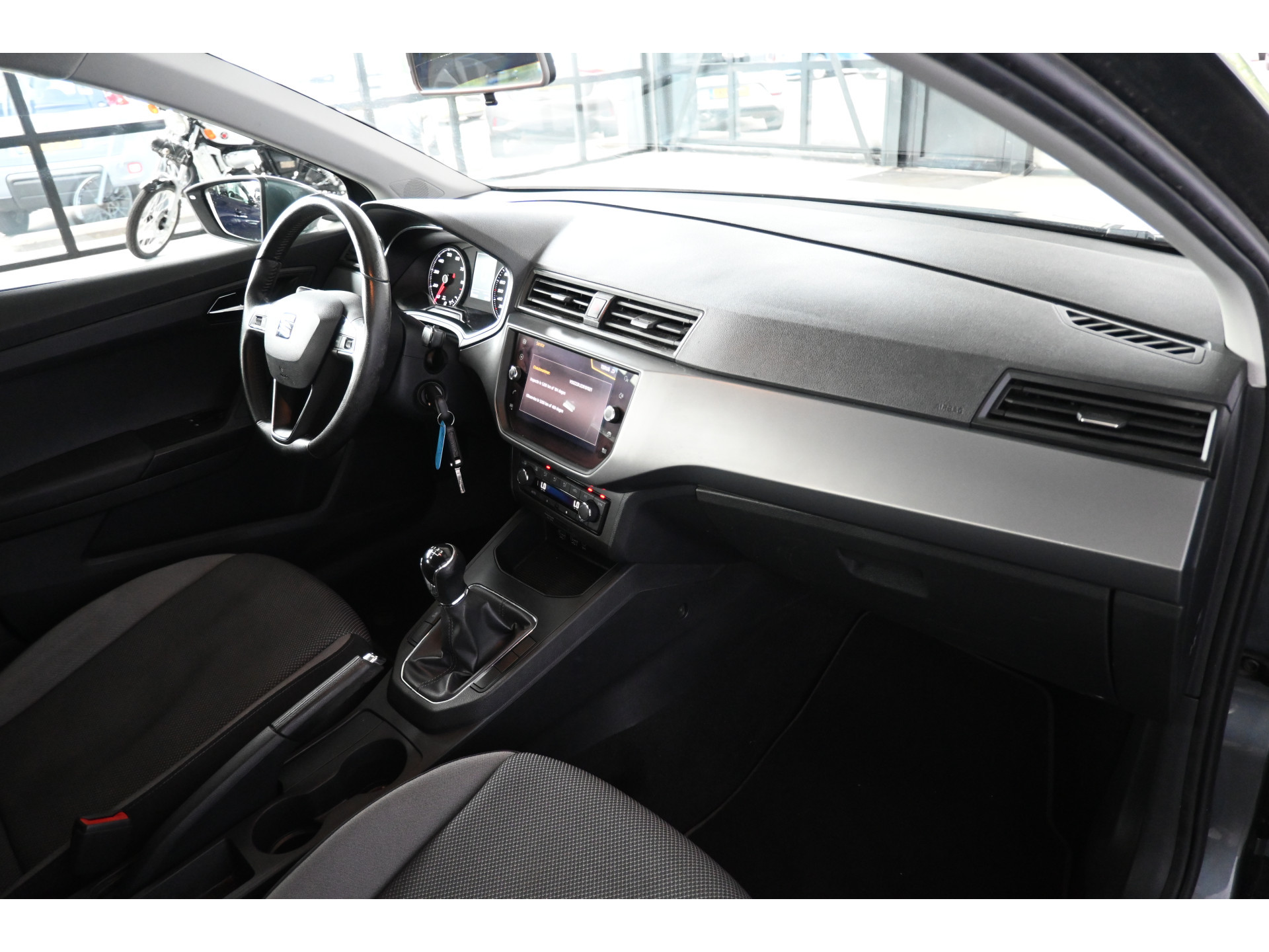 SEAT Ibiza 1.0 MPI Reference Clima Cruise Control Carplay Rijklaarprijs Inruil Mogelijk!