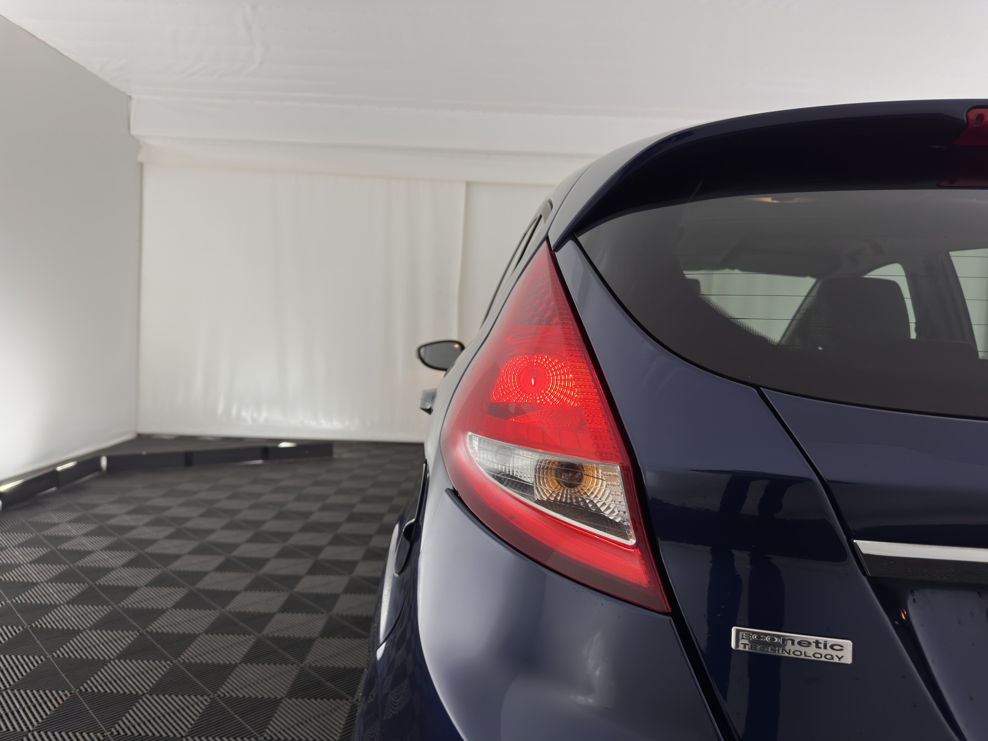 Ford Fiesta 1.6 TDCi ECOnetic Titanium *LEATHER-FABRIC | NAVI-FULLMAP | HEATED-COMFORTSEATS | ECC | PDC | CRUISE | PRIVACY-GLASS | 14''ALU*