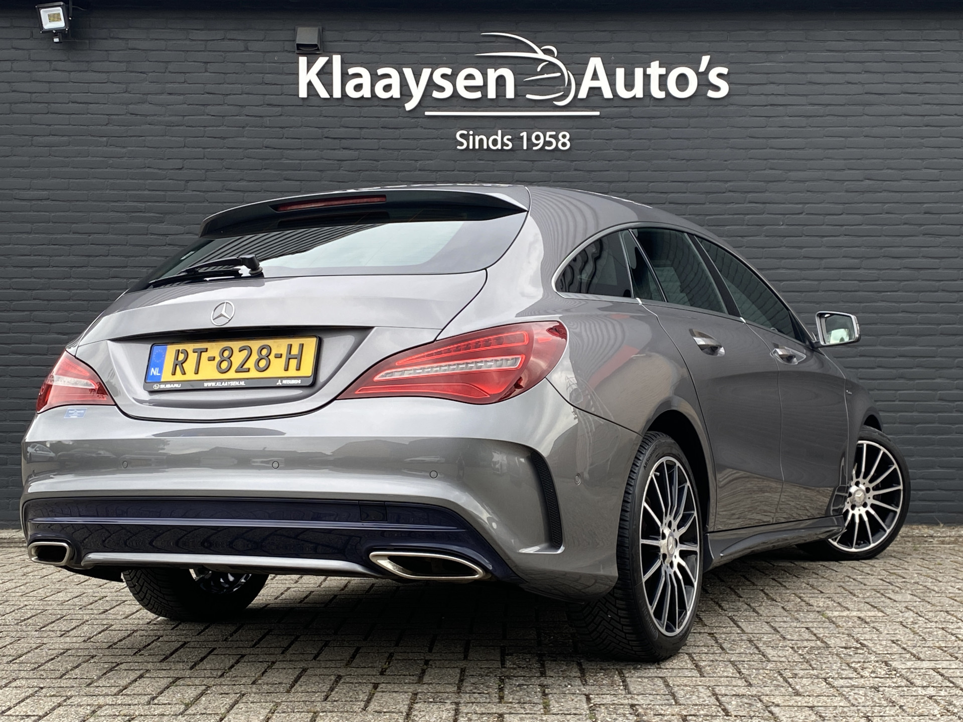 Mercedes-Benz CLA-klasse Shooting Brake 180 AMG Edition AUT. | 1e eigenaar | dealer onderh. | navigatie | a. carplay | alcantara interieur