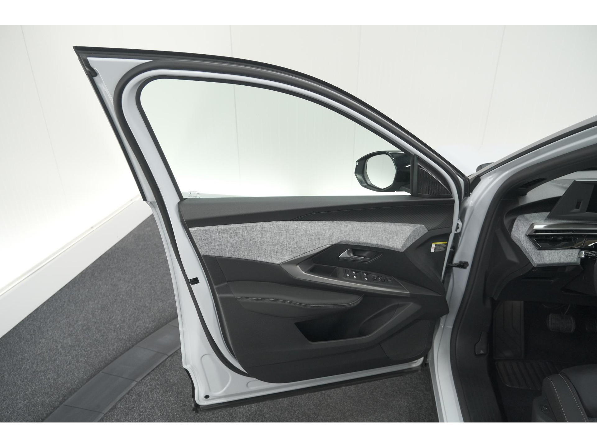 Peugeot 3008 136 Hybrid e-DCS6 Allure | Stoelverwarming | Camera | Apple Carplay