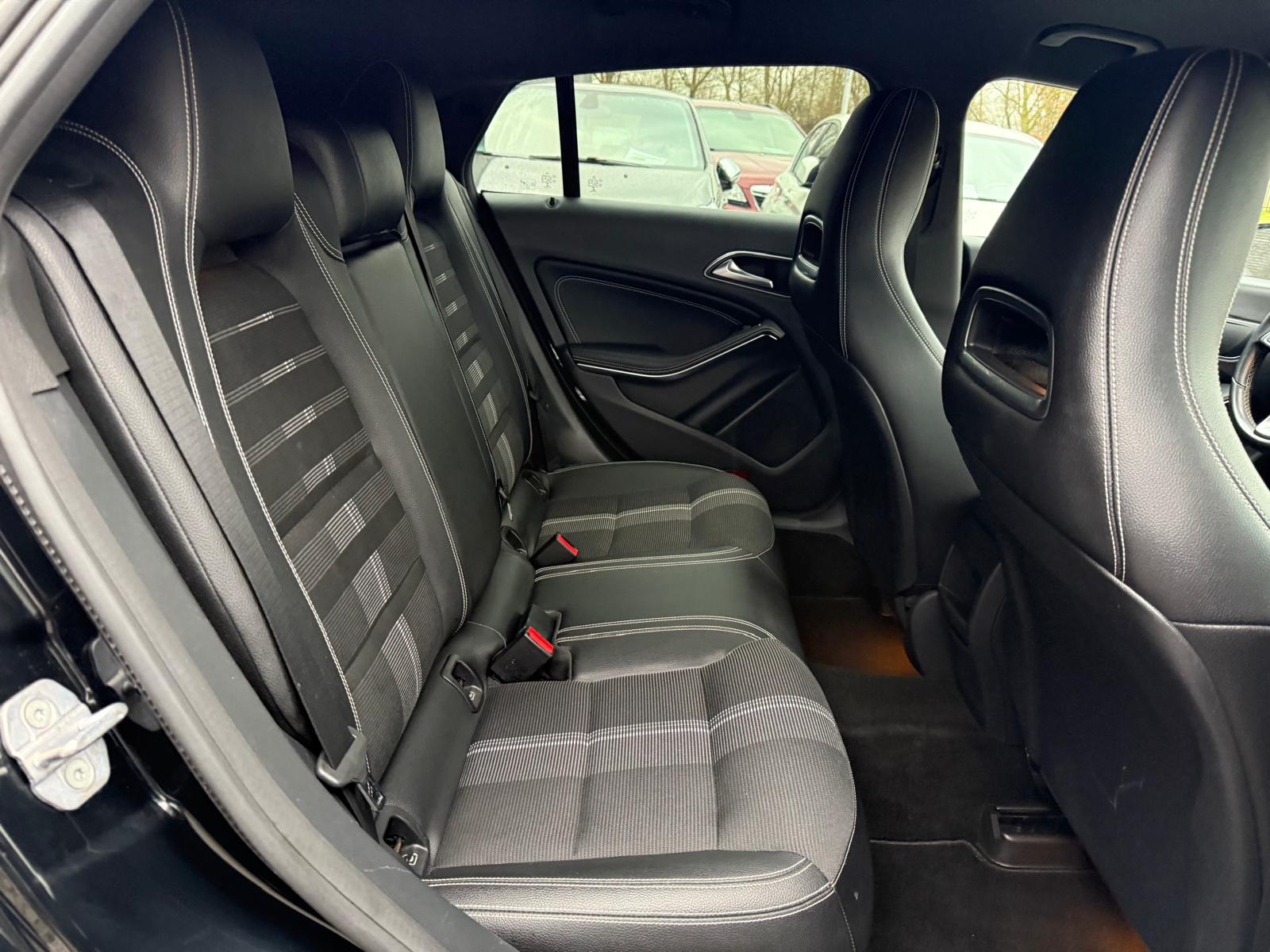 Mercedes-Benz CLA-klasse Shooting Brake 180 d Business Solution | 1E EIGENAAR | 3/6/12MND GARANTIE | AUTOMAAT | AIRCO | CRUISE | NAVI | LMV | LED | TREKHAAK |